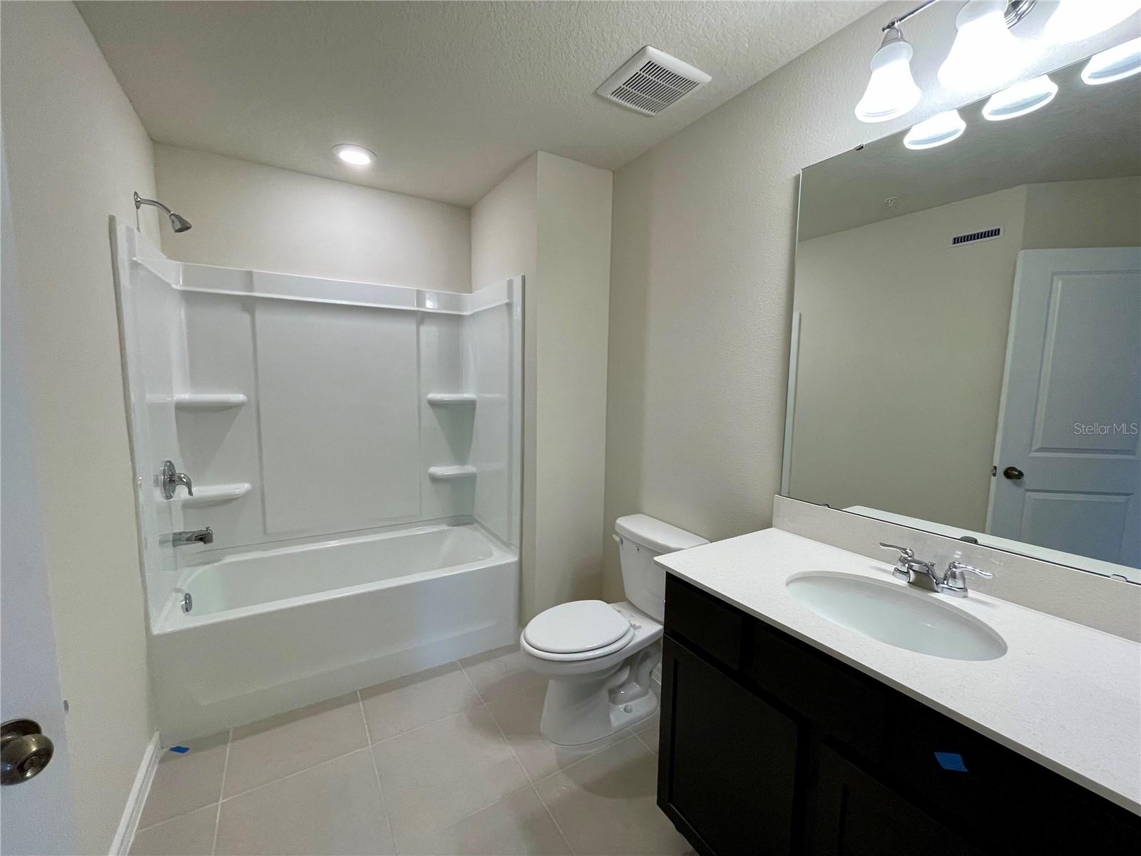 GRAYSON SQUARE - Residential Lease