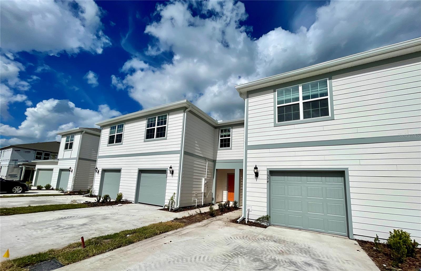 GRAYSON SQUARE - Residential Lease