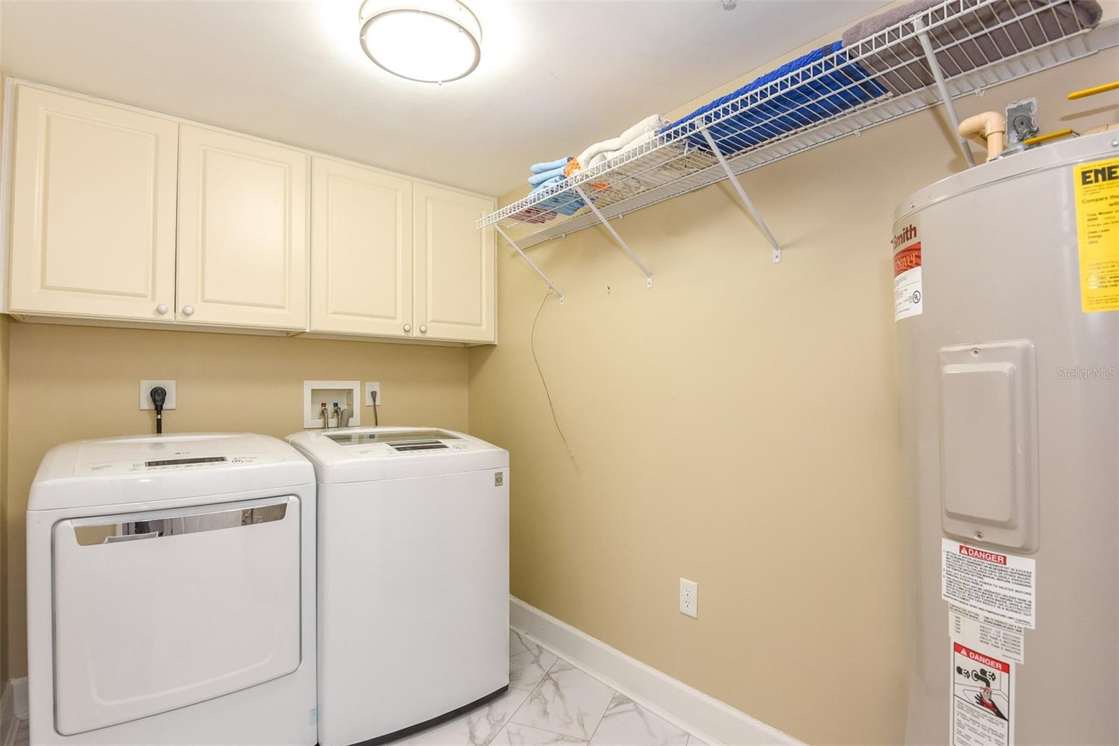 TOWERS GRANDE CONDO - Residential