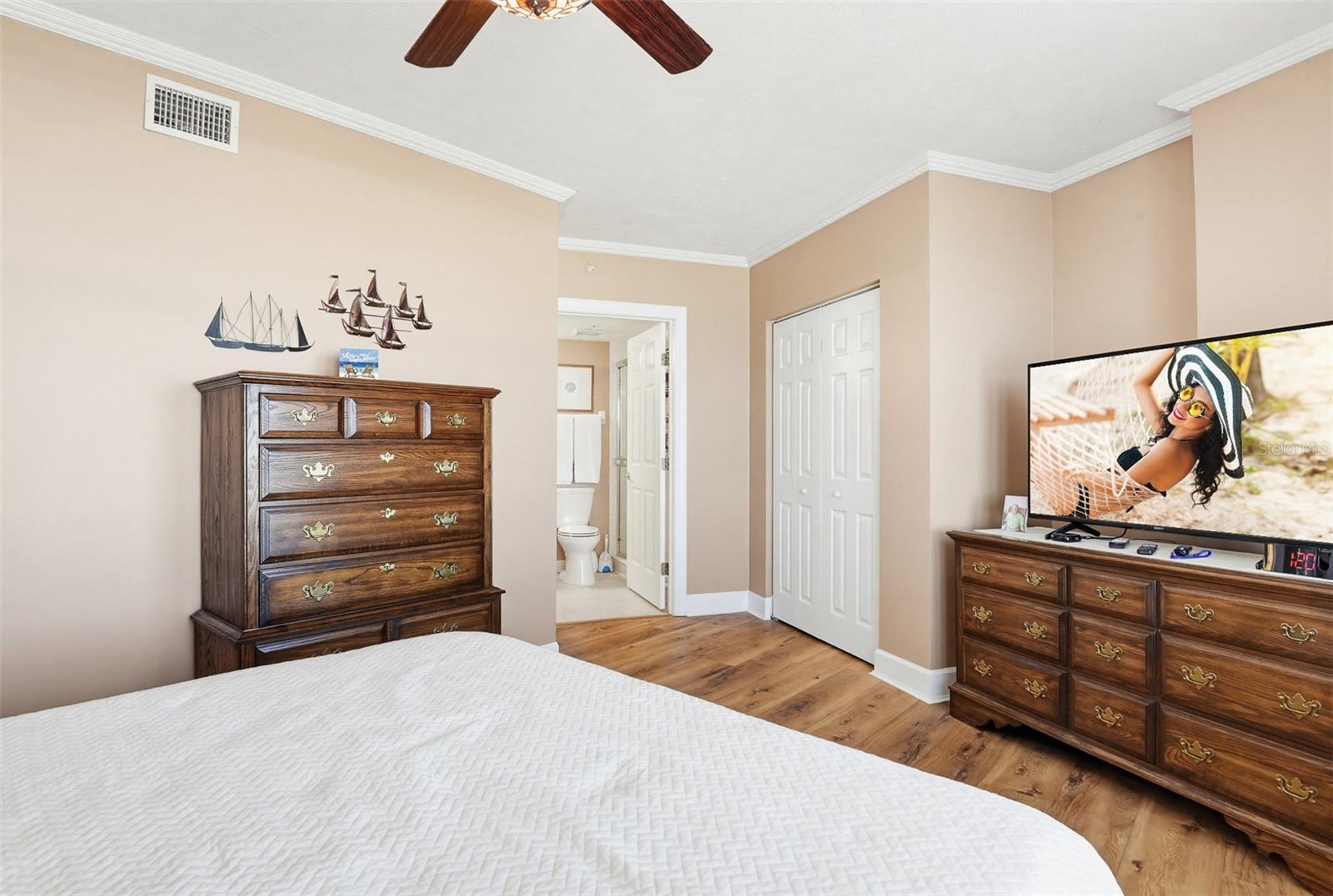 TOWERS GRANDE CONDO - Residential