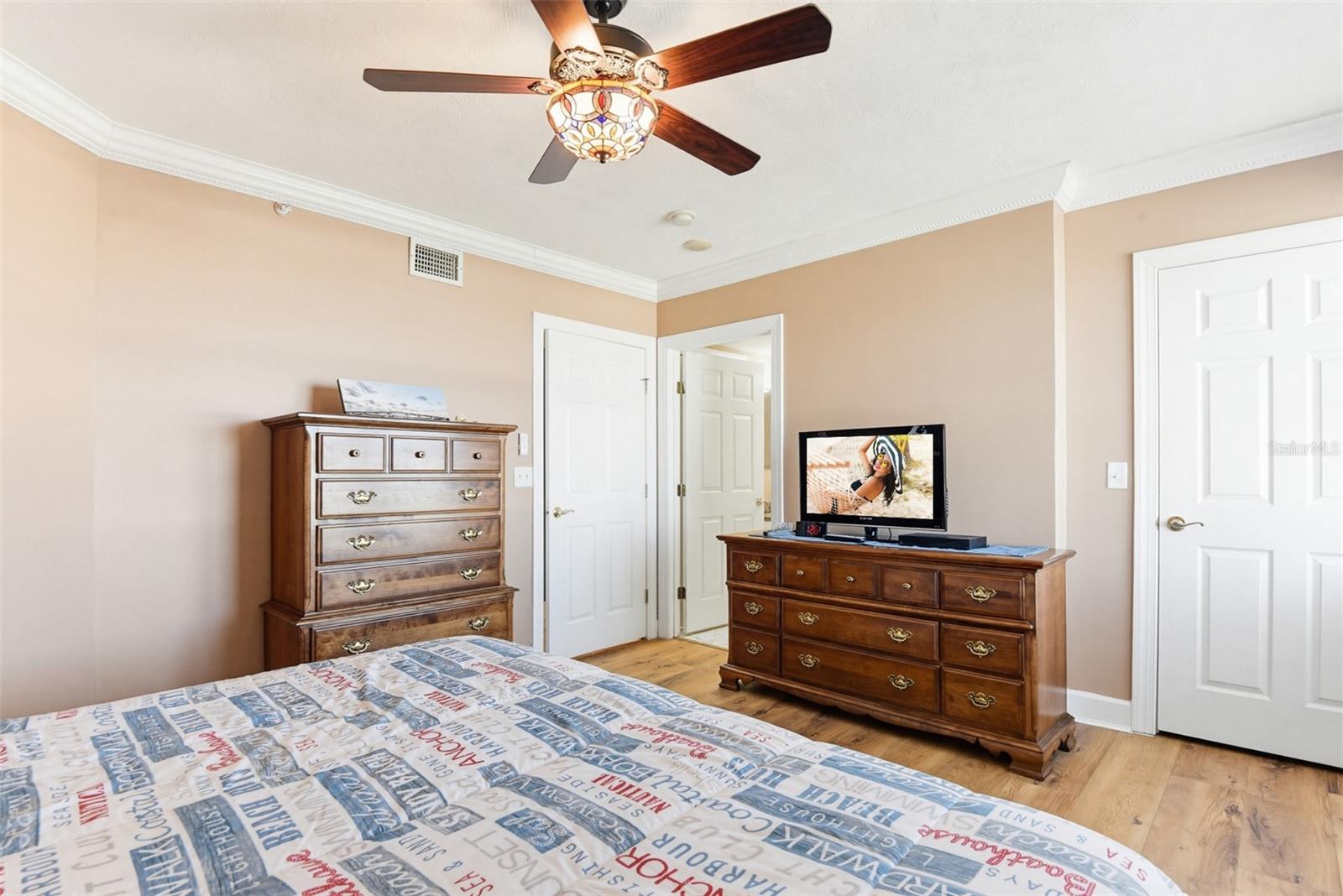 TOWERS GRANDE CONDO - Residential