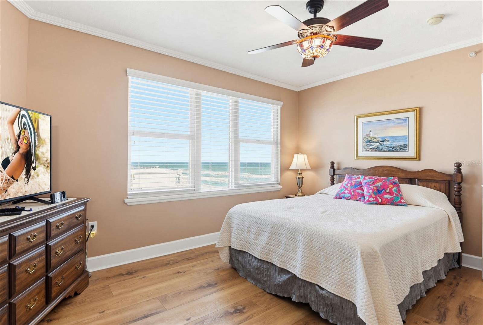 TOWERS GRANDE CONDO - Residential