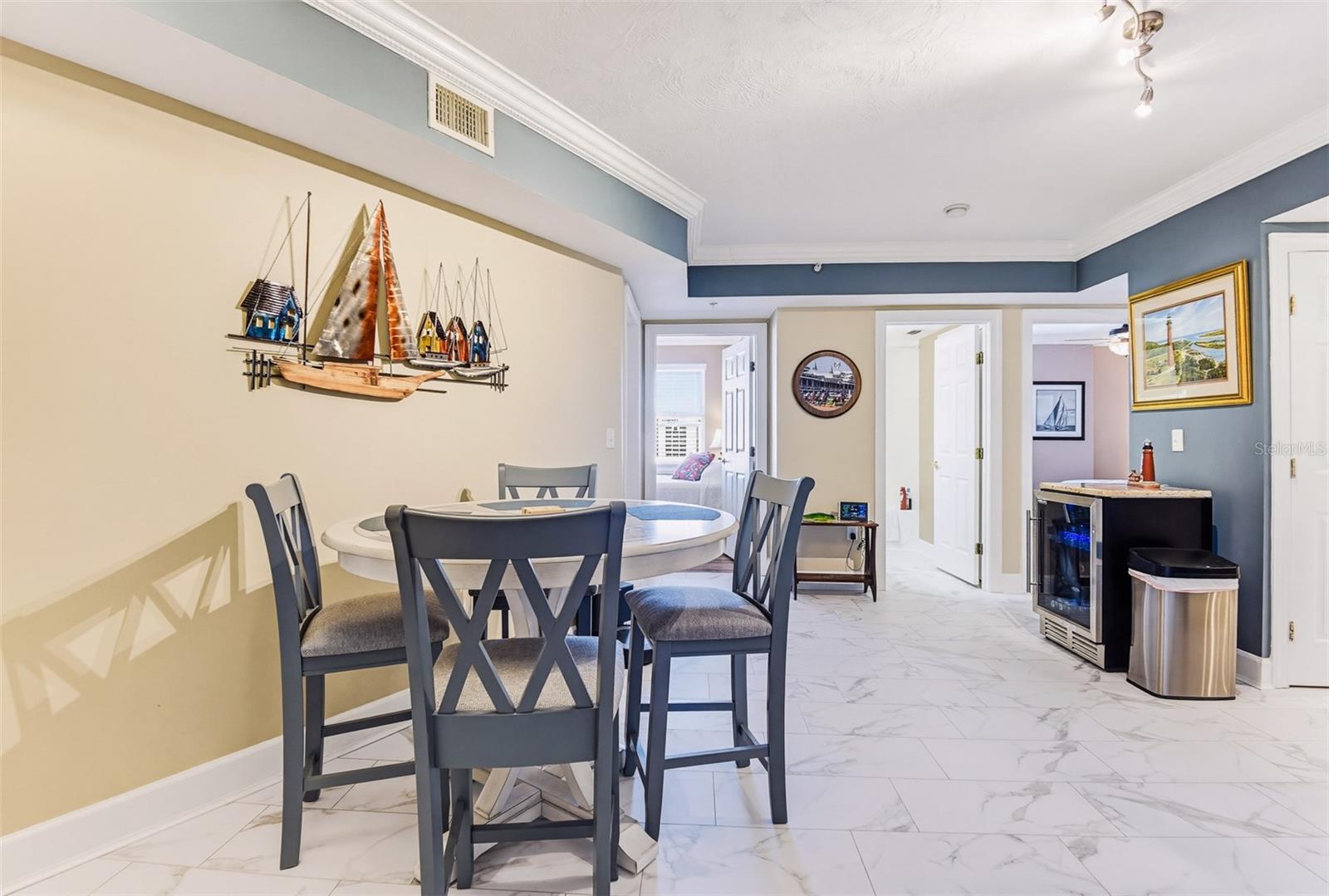 TOWERS GRANDE CONDO - Residential