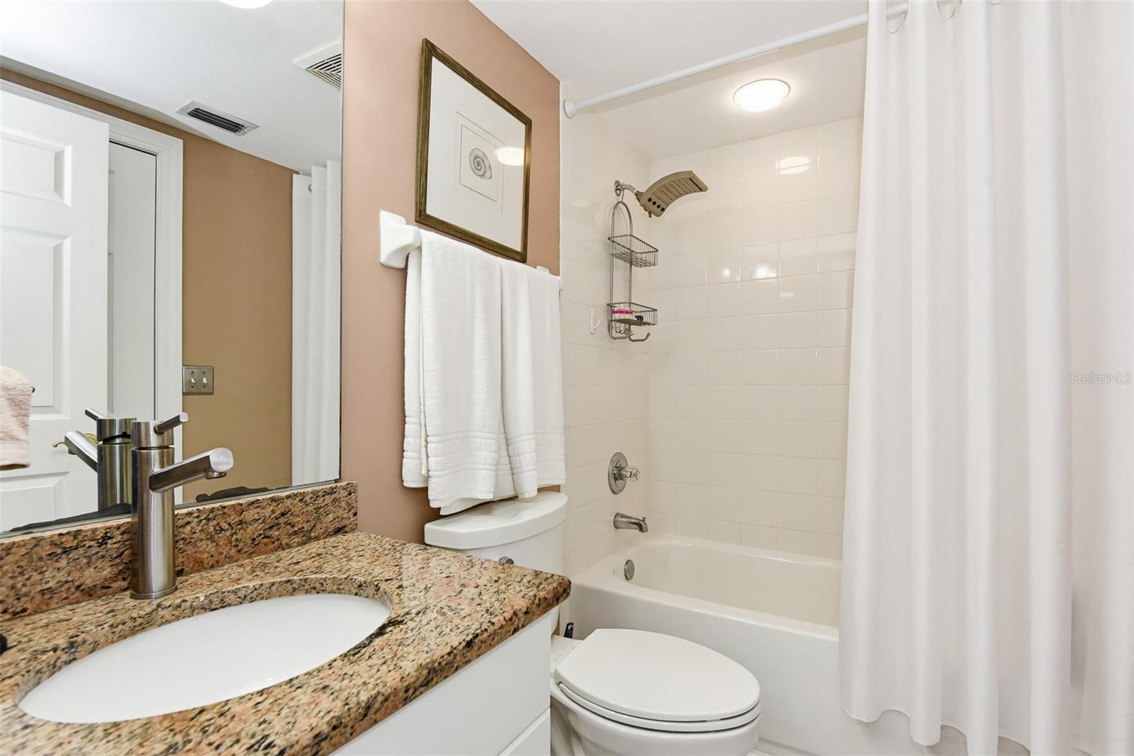 TOWERS GRANDE CONDO - Residential