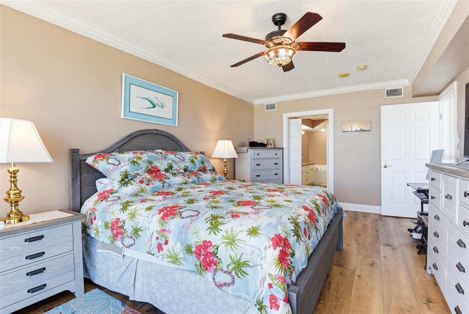 TOWERS GRANDE CONDO - Residential