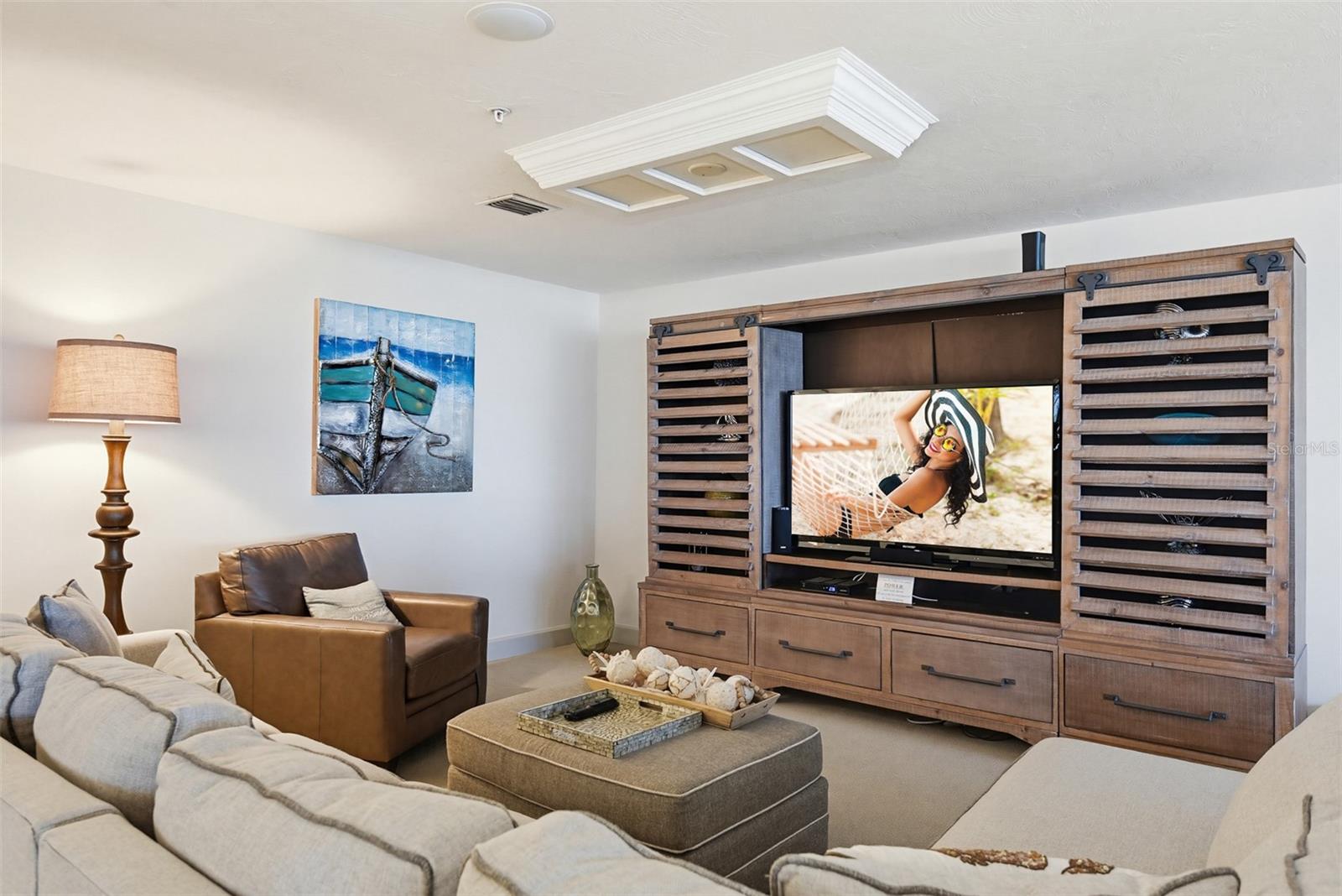 TOWERS GRANDE CONDO - Residential