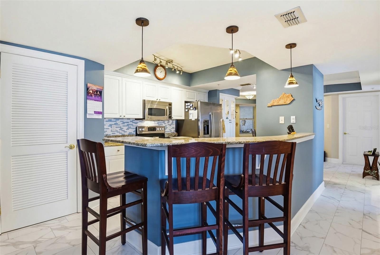 TOWERS GRANDE CONDO - Residential