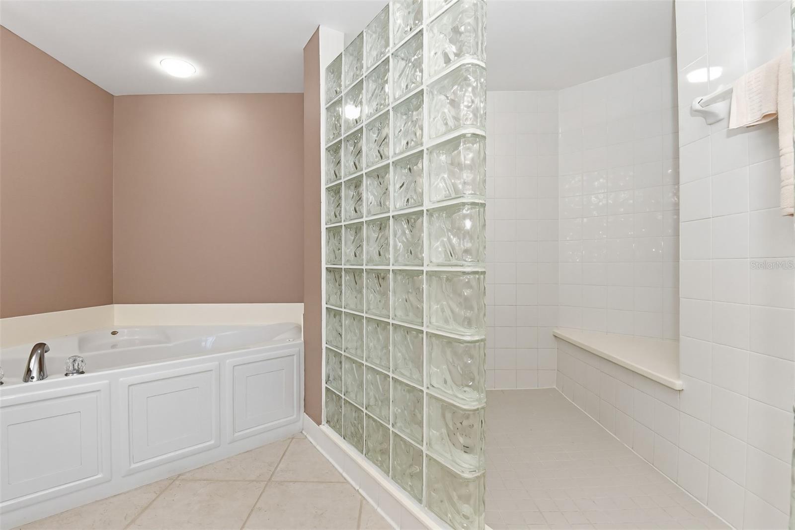 TOWERS GRANDE CONDO - Residential