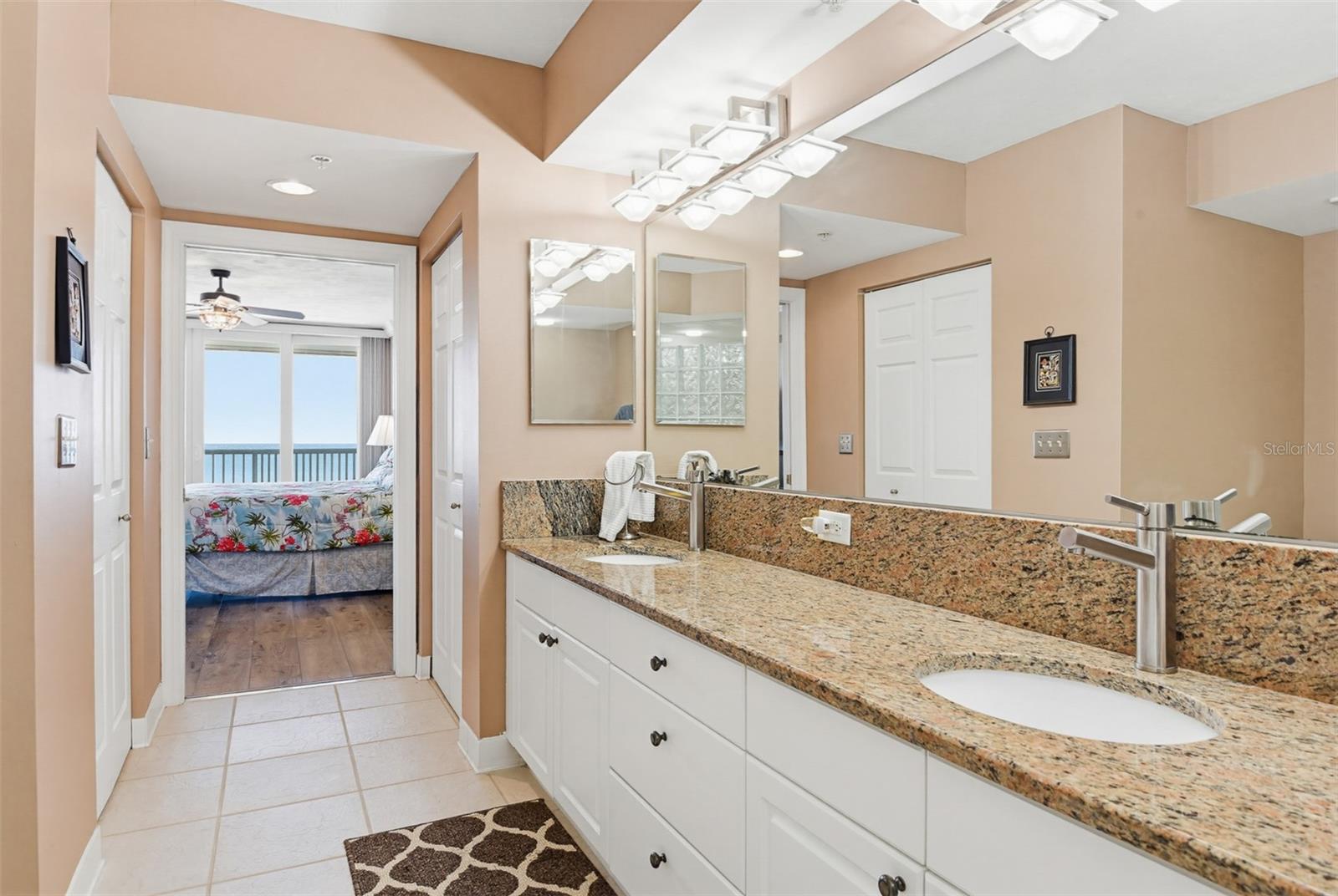 TOWERS GRANDE CONDO - Residential