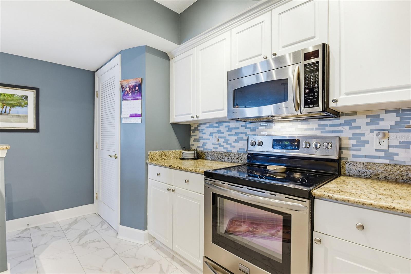 TOWERS GRANDE CONDO - Residential