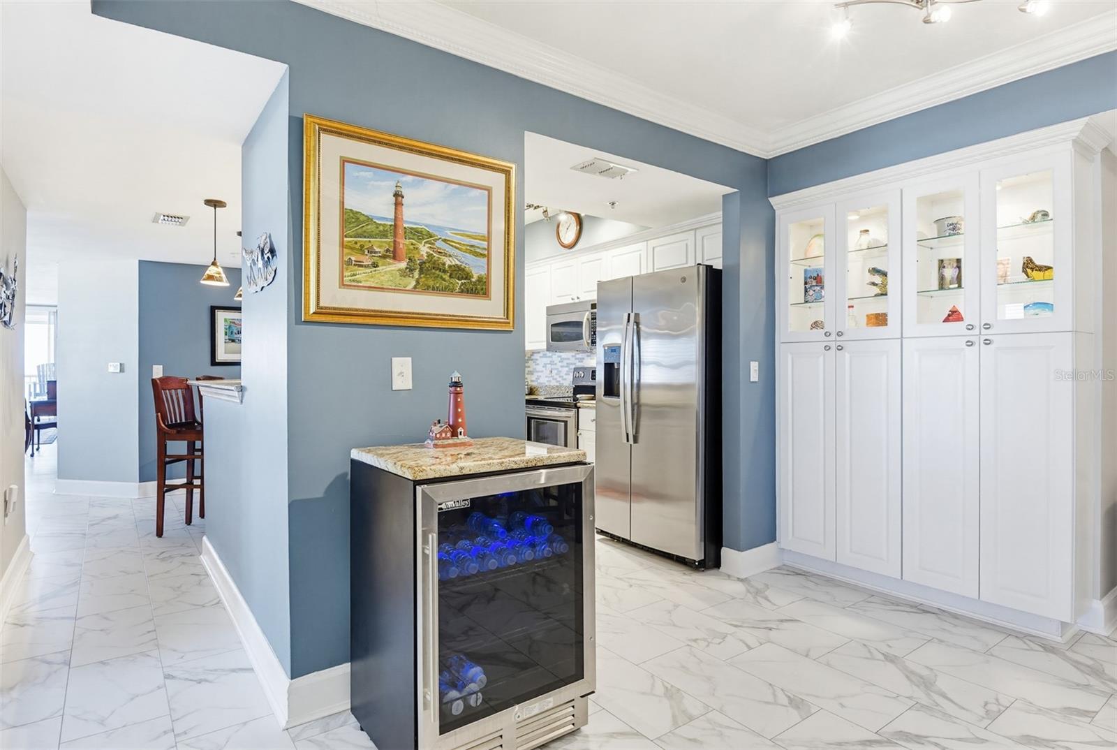 TOWERS GRANDE CONDO - Residential