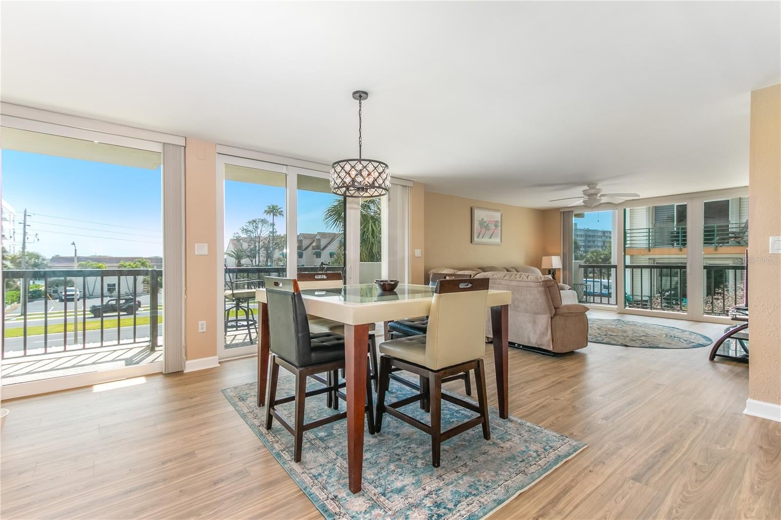 400 ISLAND WAY 212