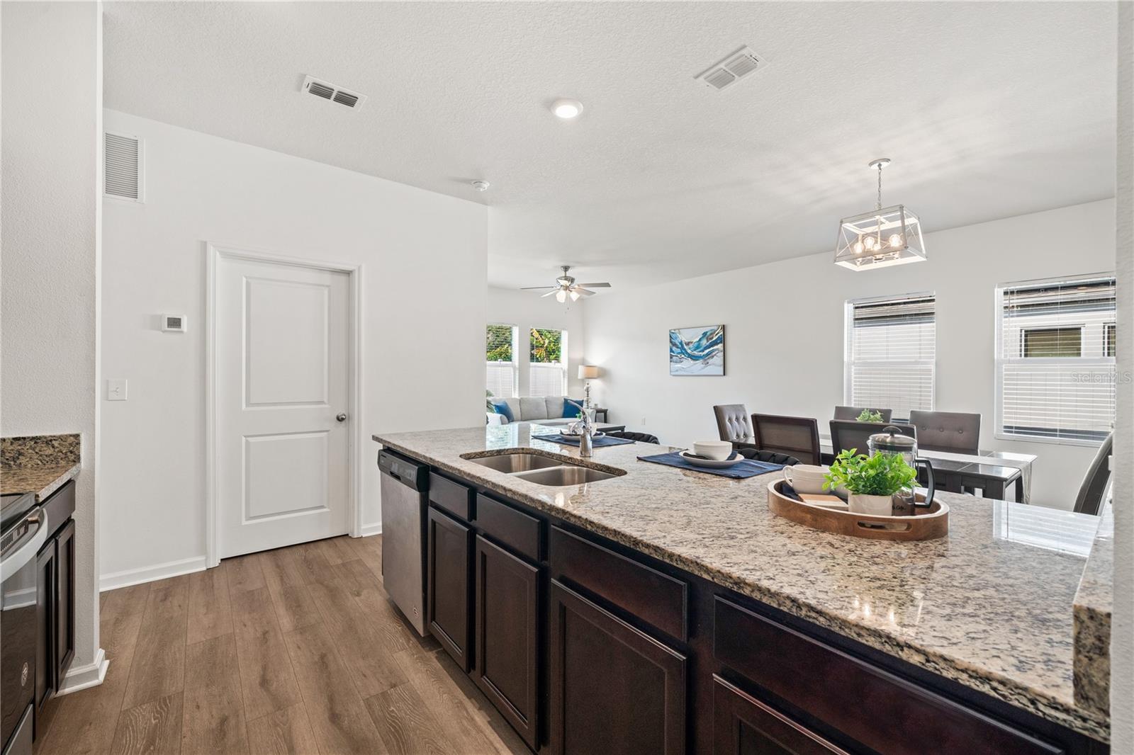 FERNANDA PLACE PH 1 - Residential