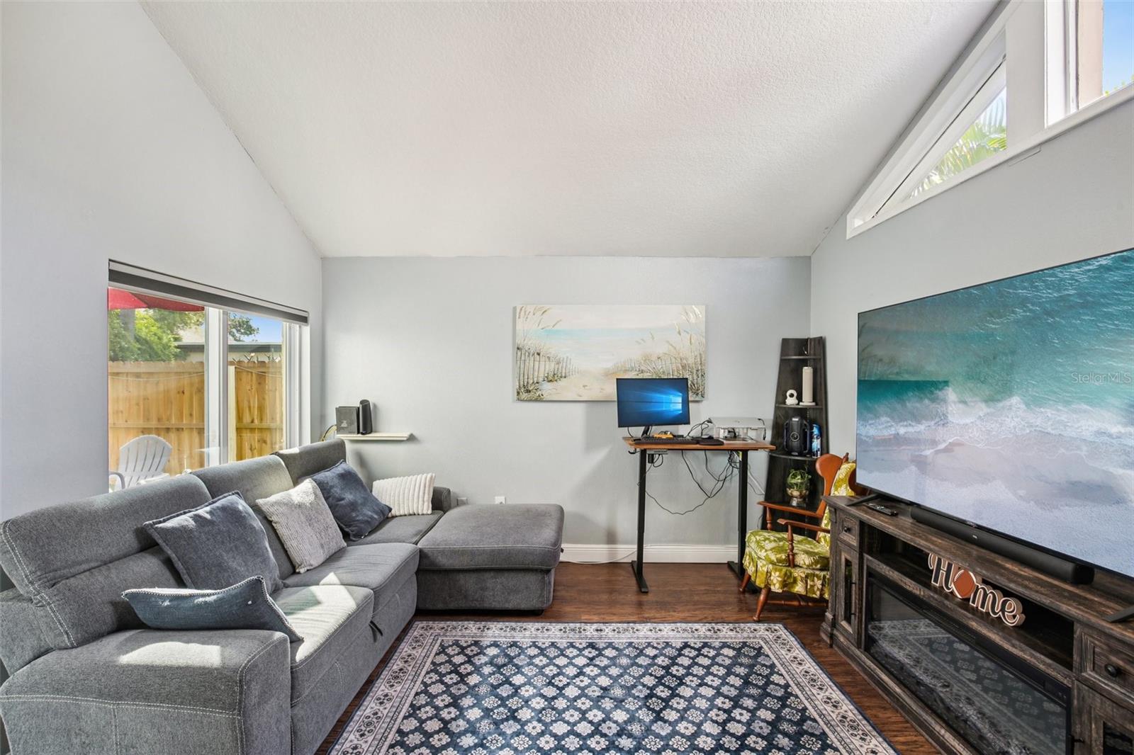 2095 SUNSET POINT ROAD 1604