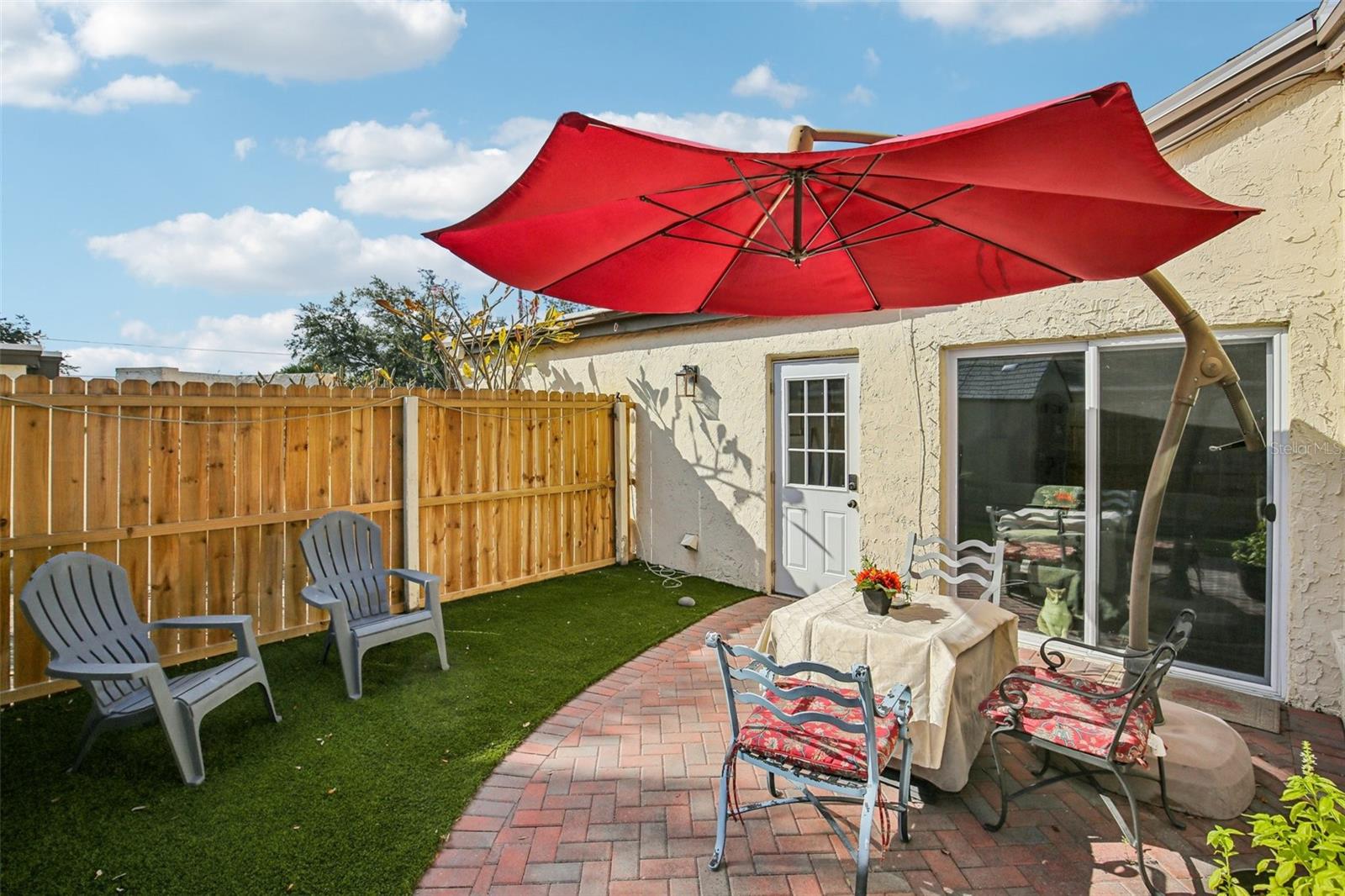 2095 SUNSET POINT ROAD 1604