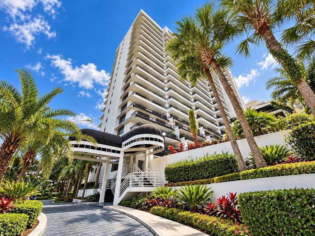 Photo of 530 E Central Boulevard #203, Orlando, FL 32801 (MLS # O6448717)