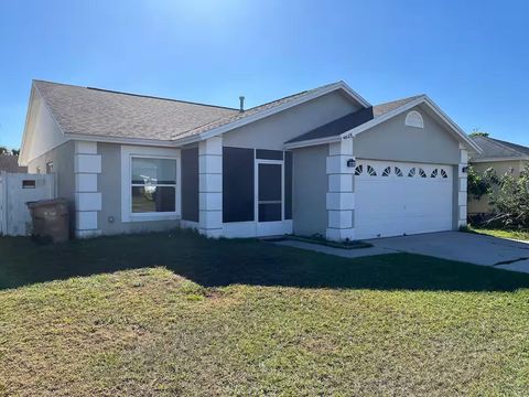 Photo of 4628 Prairie Point Boulevard, Kissimmee, FL 34746 (MLS # S5123437)