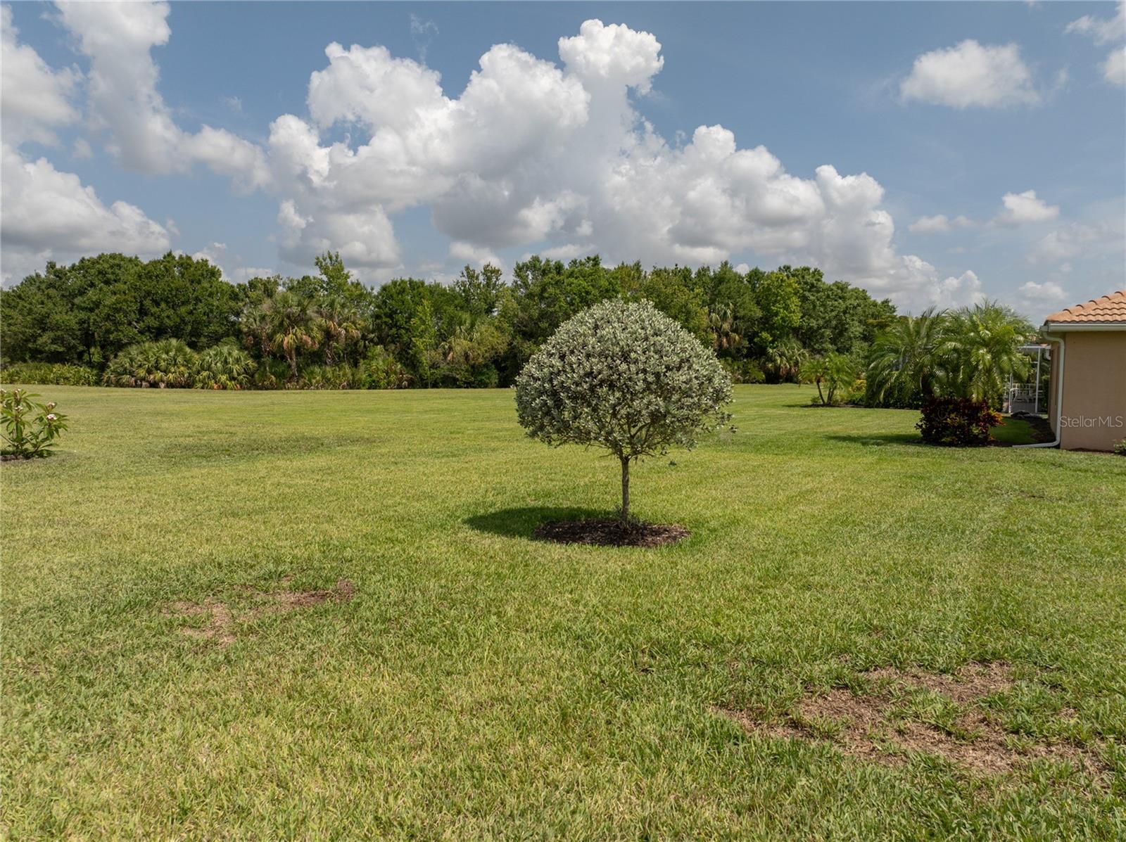 CASCADES AT RIVER HALL - Residential