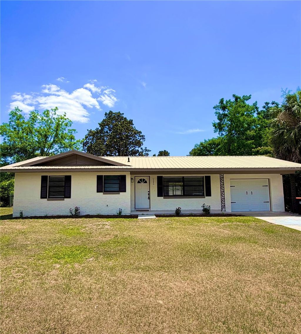 Photo of 5240 SE 114th Place, Belleview, FL 34420 (MLS # R4911289)