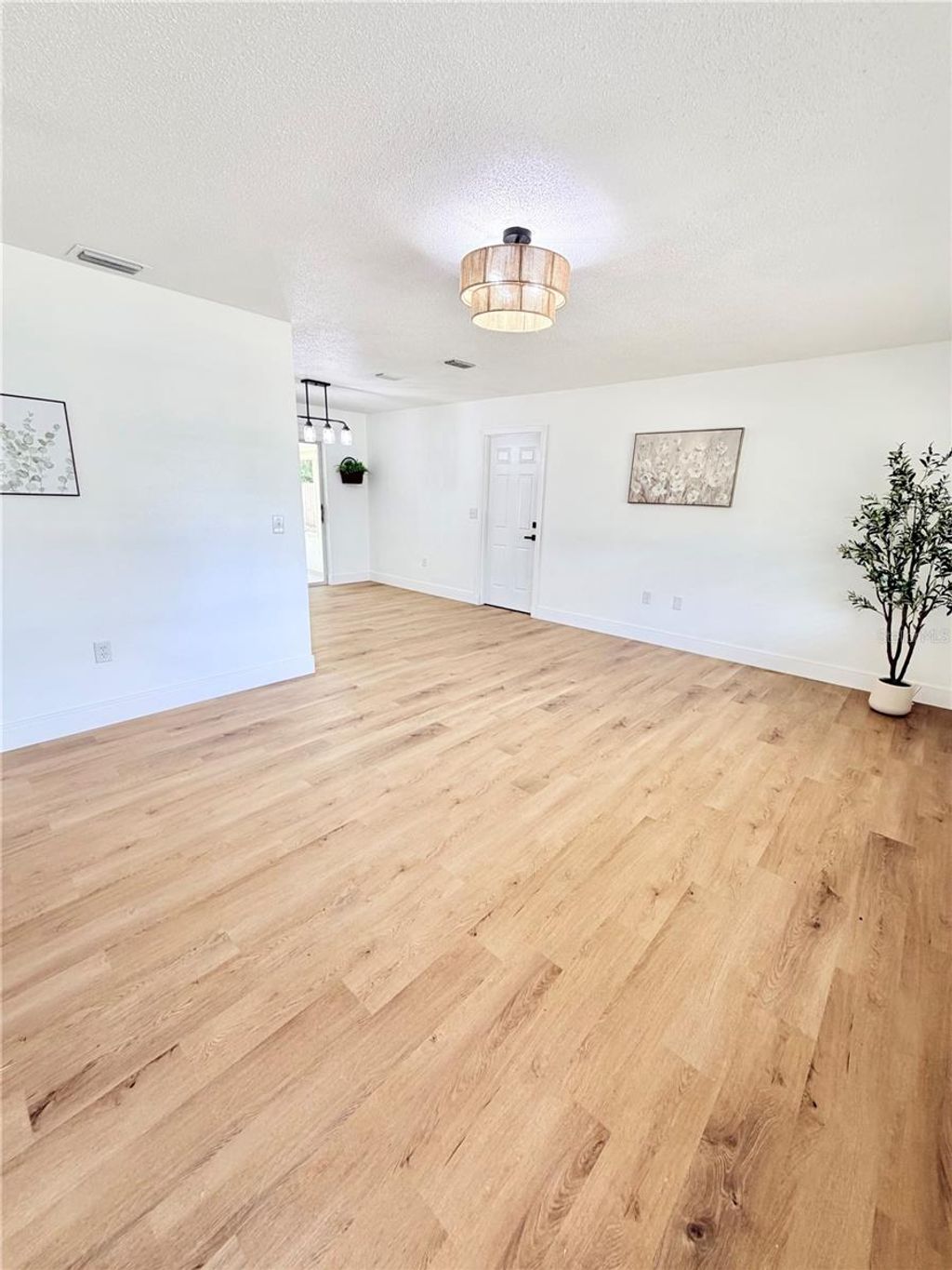 Photo of 5240 SE 114th Place, Belleview, FL 34420 (MLS # R4911289)