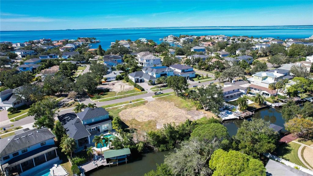 Photo of 2618 S Dundee Street, Tampa, FL 33629 (MLS # TB8326600)