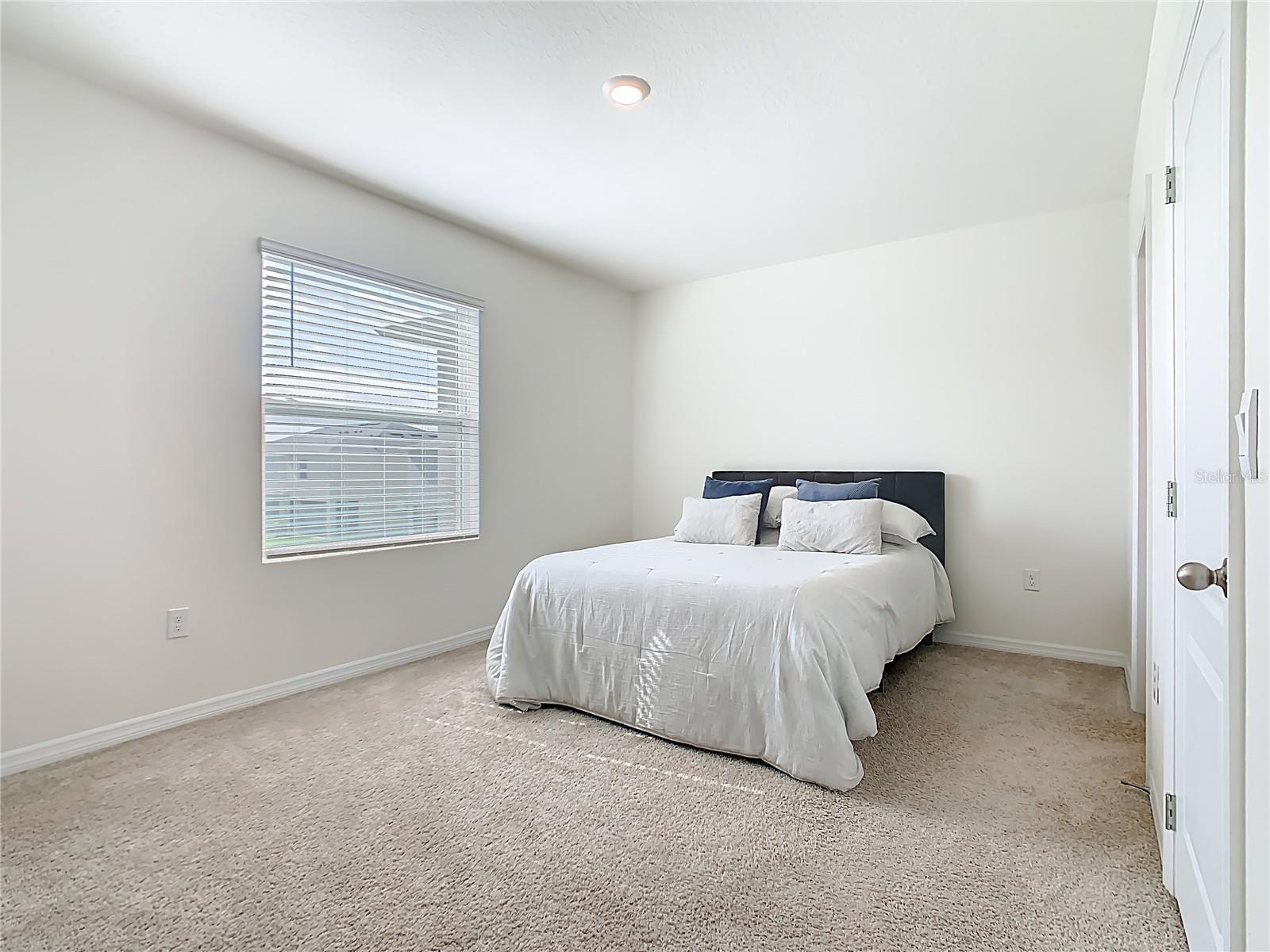 OSCEOLA VILLAGE CENTER - Residential Lease