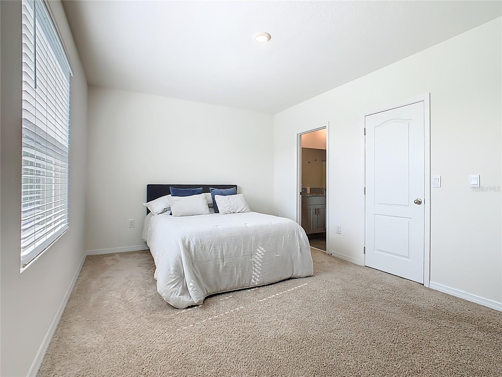 OSCEOLA VILLAGE CENTER - Residential Lease