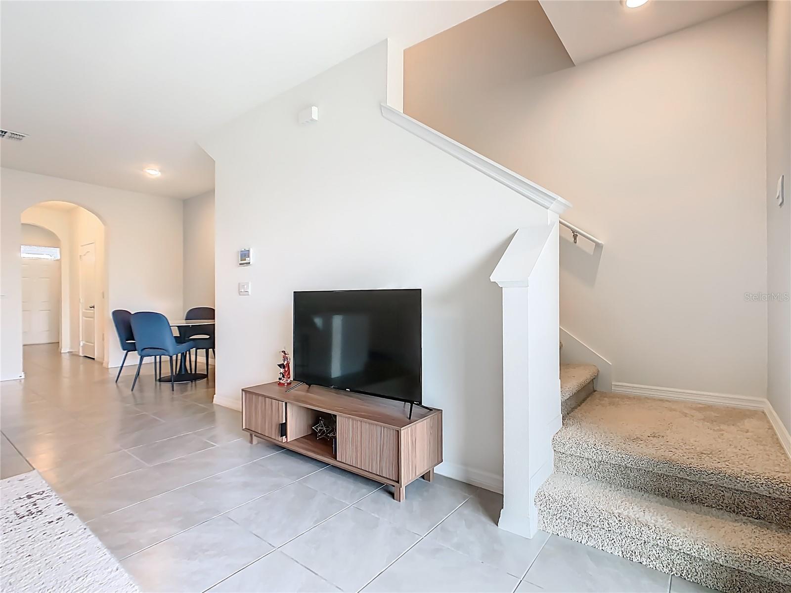 OSCEOLA VILLAGE CENTER - Residential Lease