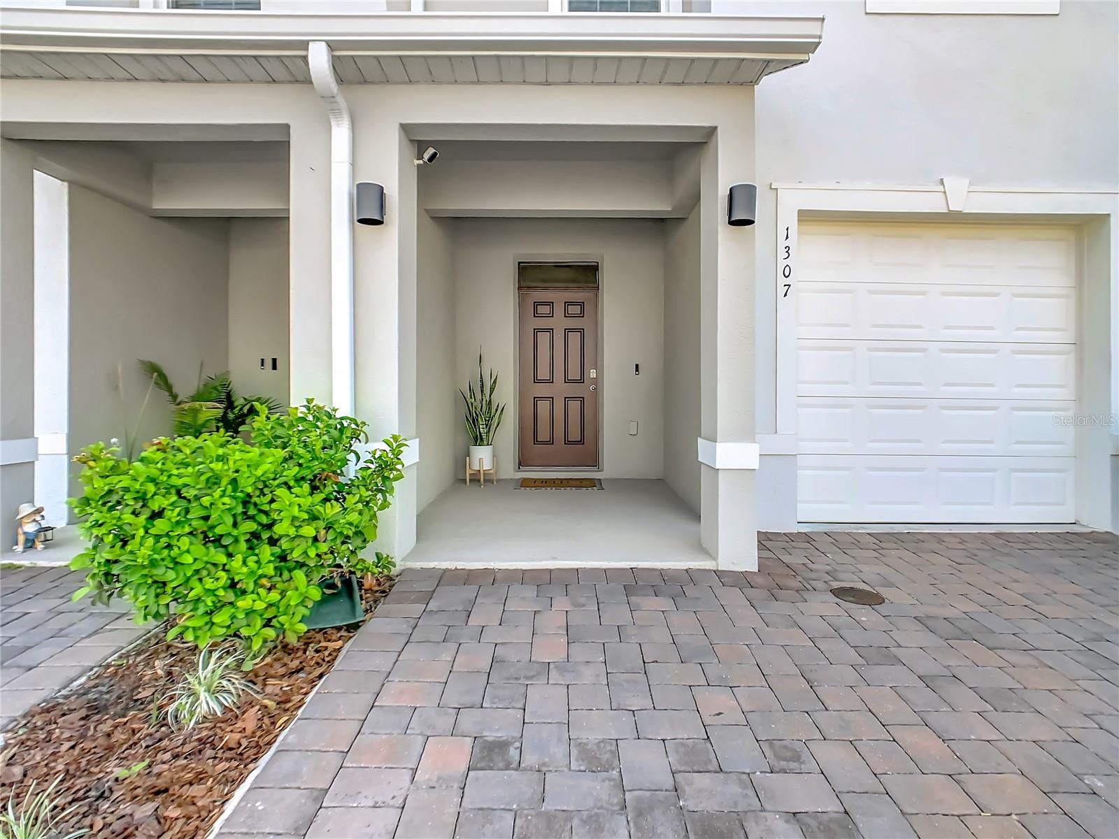 OSCEOLA VILLAGE CENTER - Residential Lease