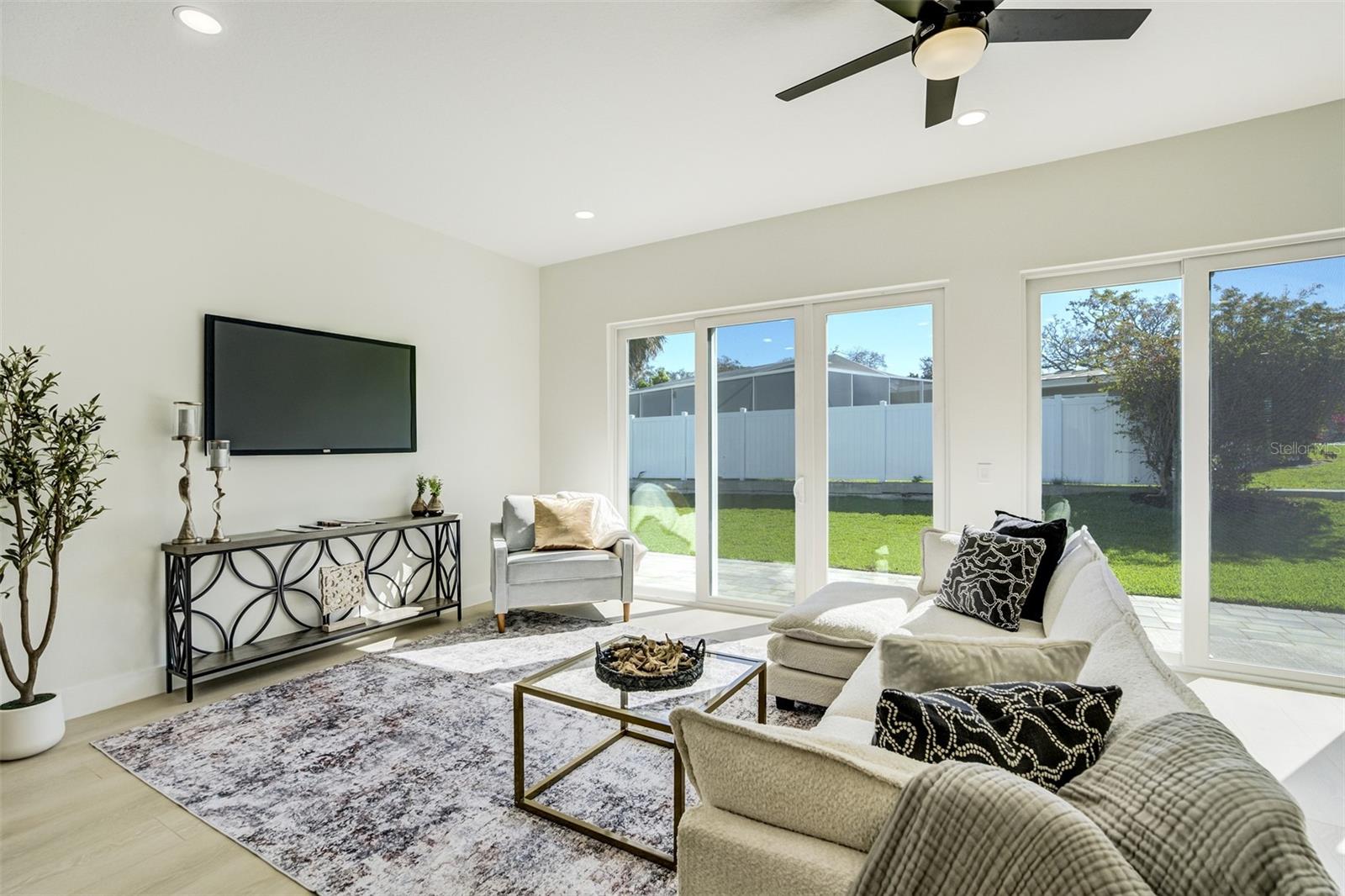 HARBOR BLUFFS SEC 2 - Residential