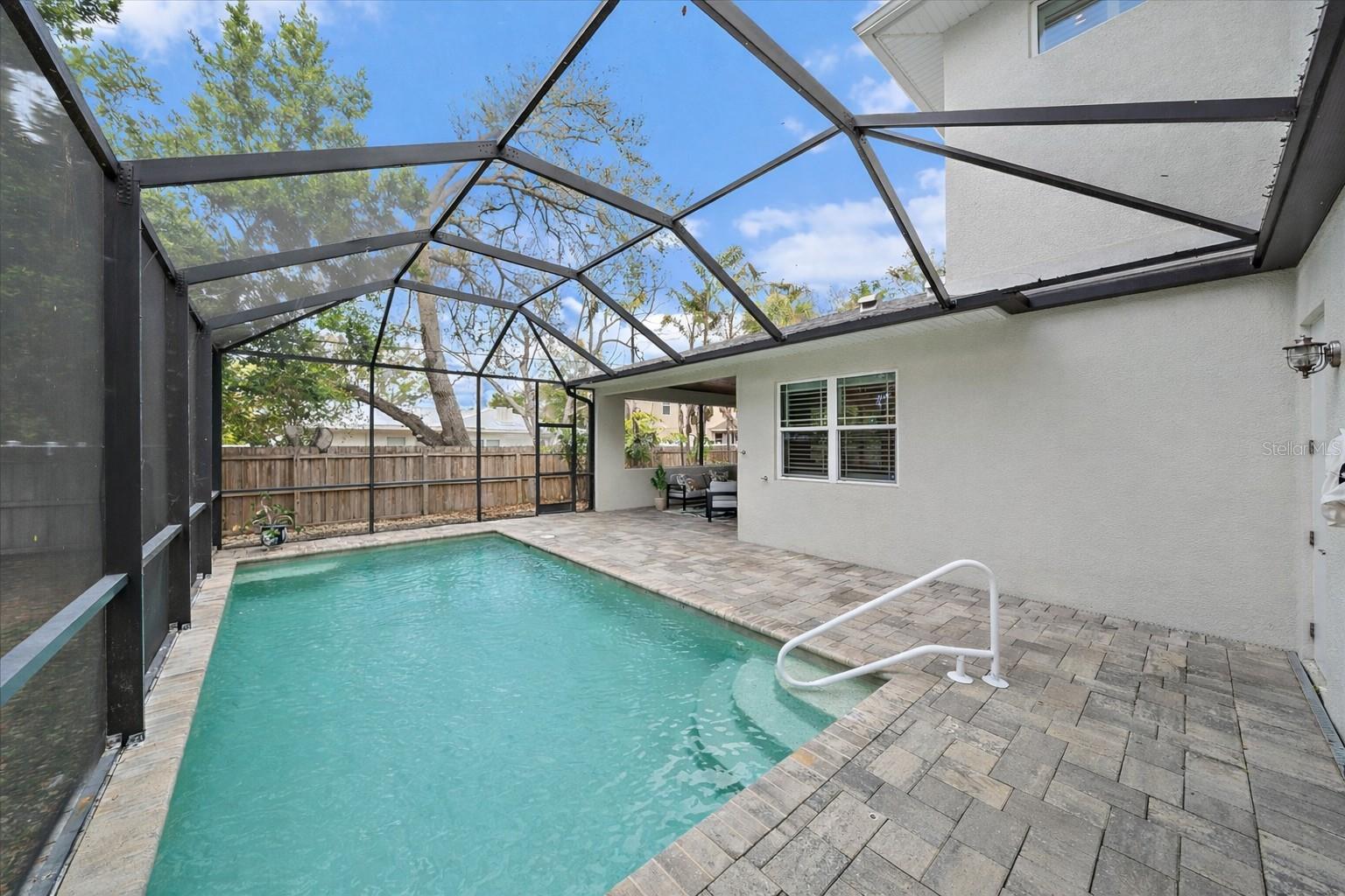 GREENWICH - Residential