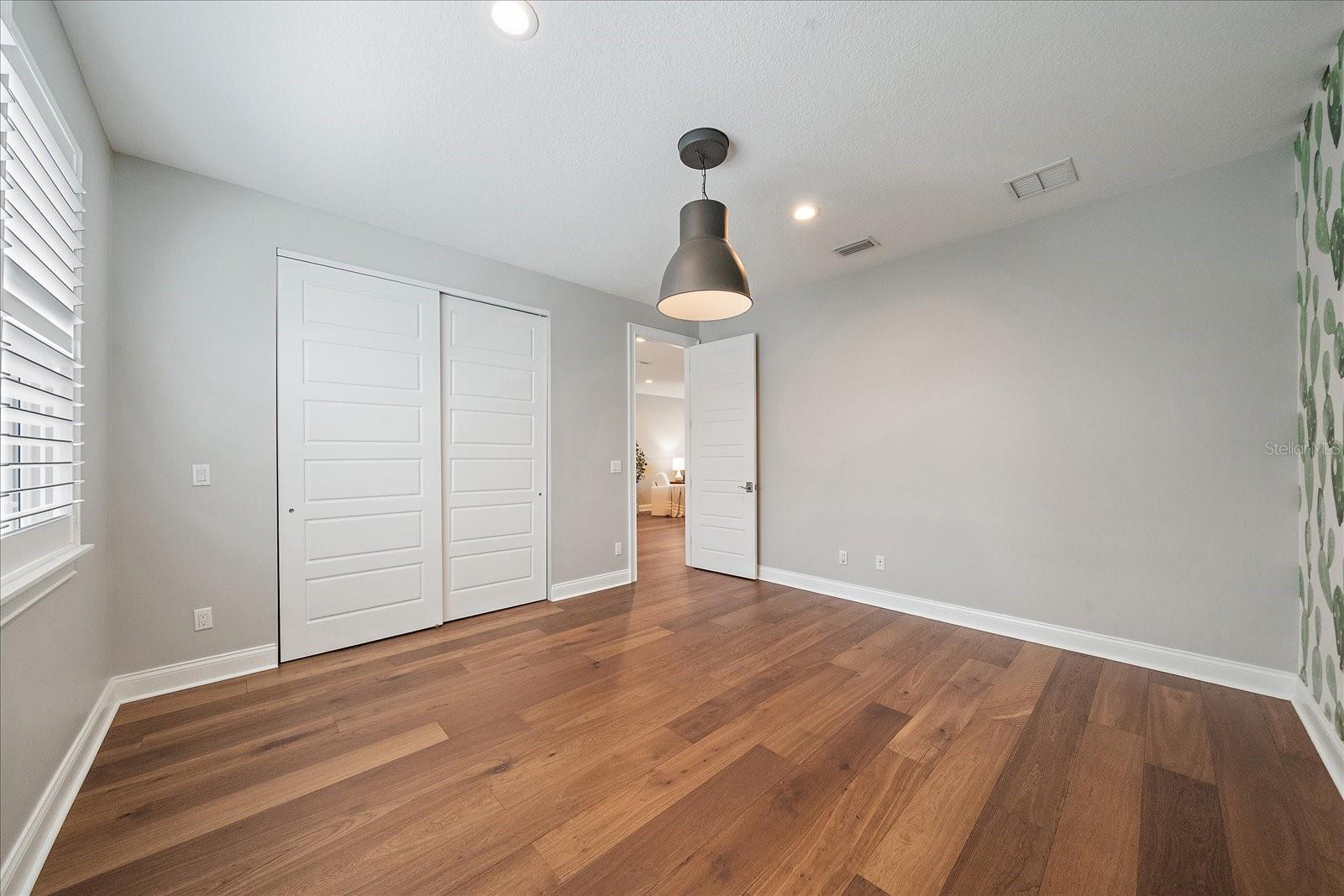 GREENWICH - Residential