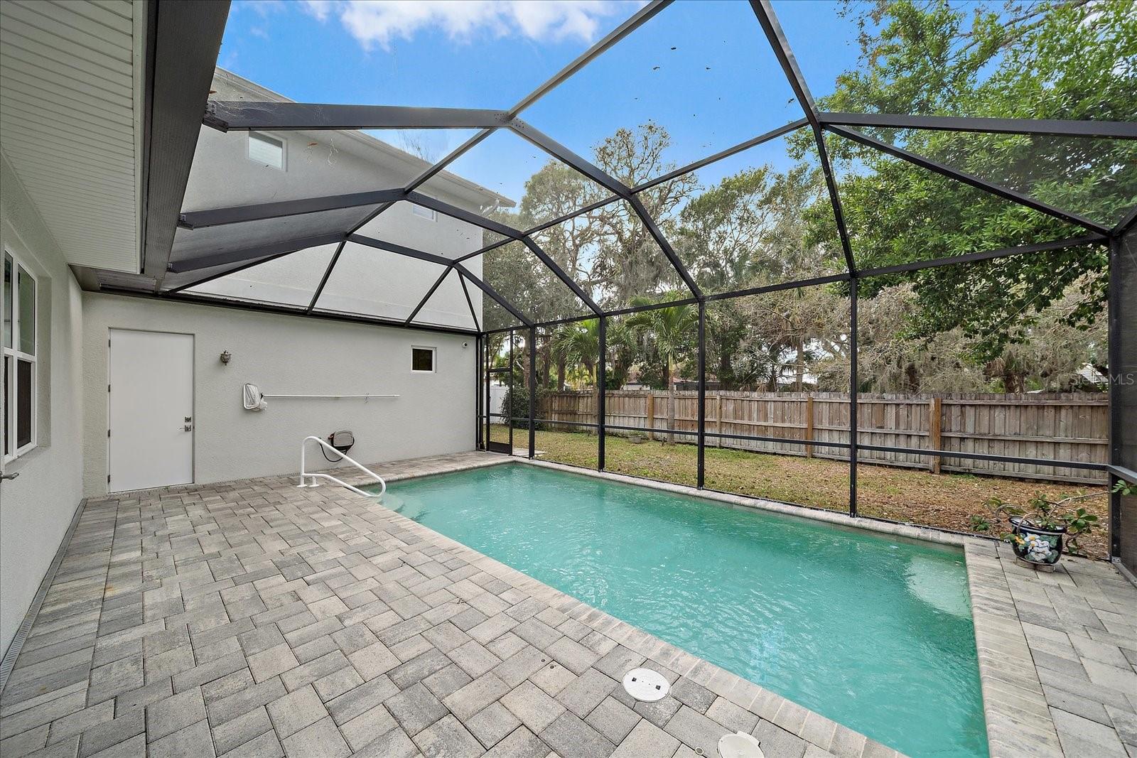 GREENWICH - Residential