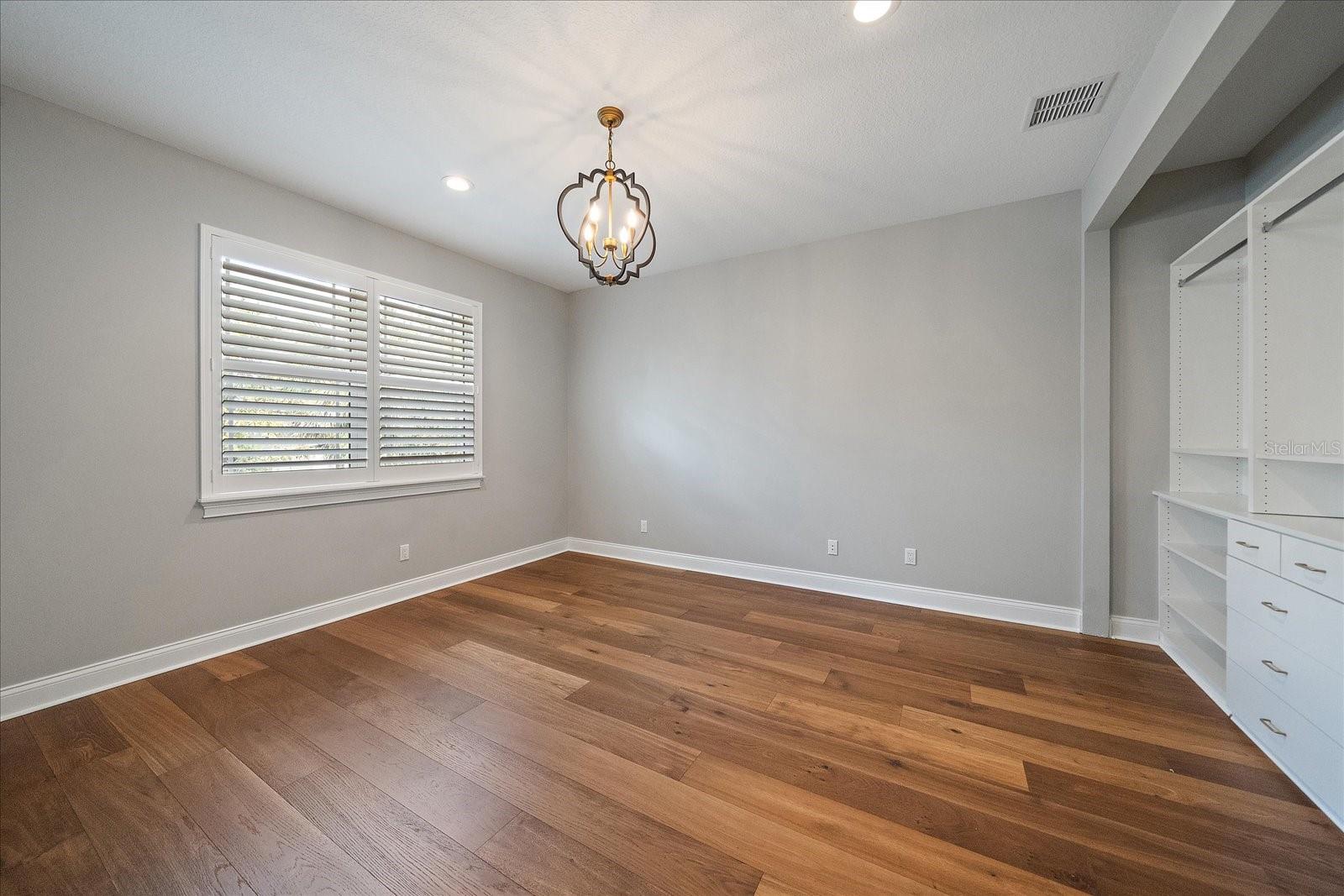 GREENWICH - Residential