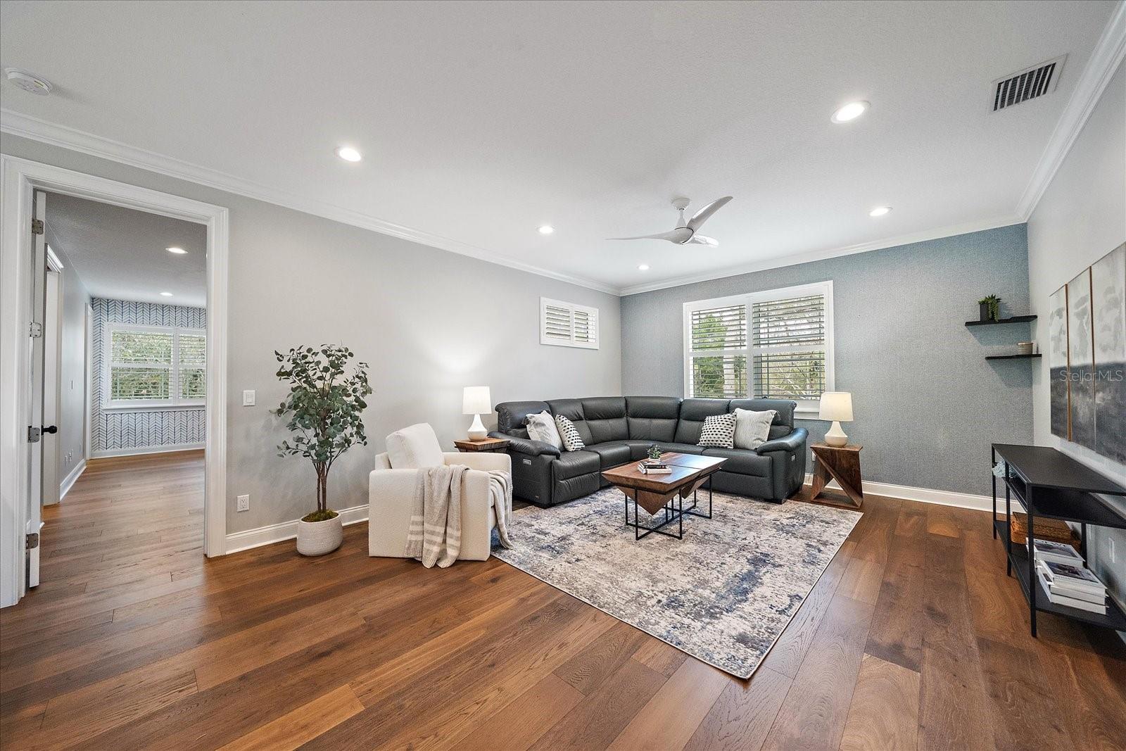 GREENWICH - Residential