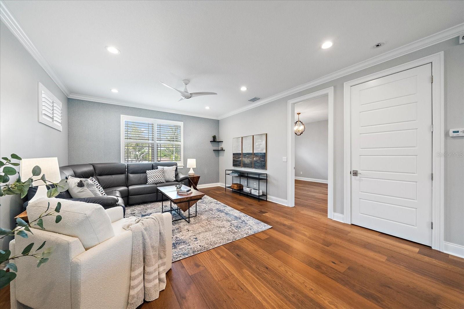 GREENWICH - Residential