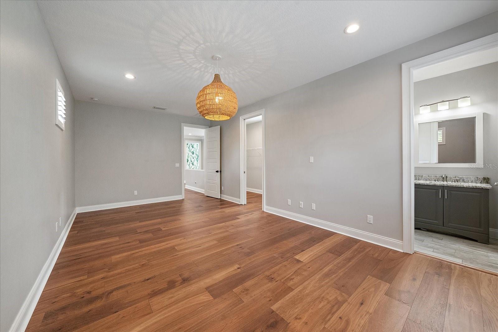 GREENWICH - Residential