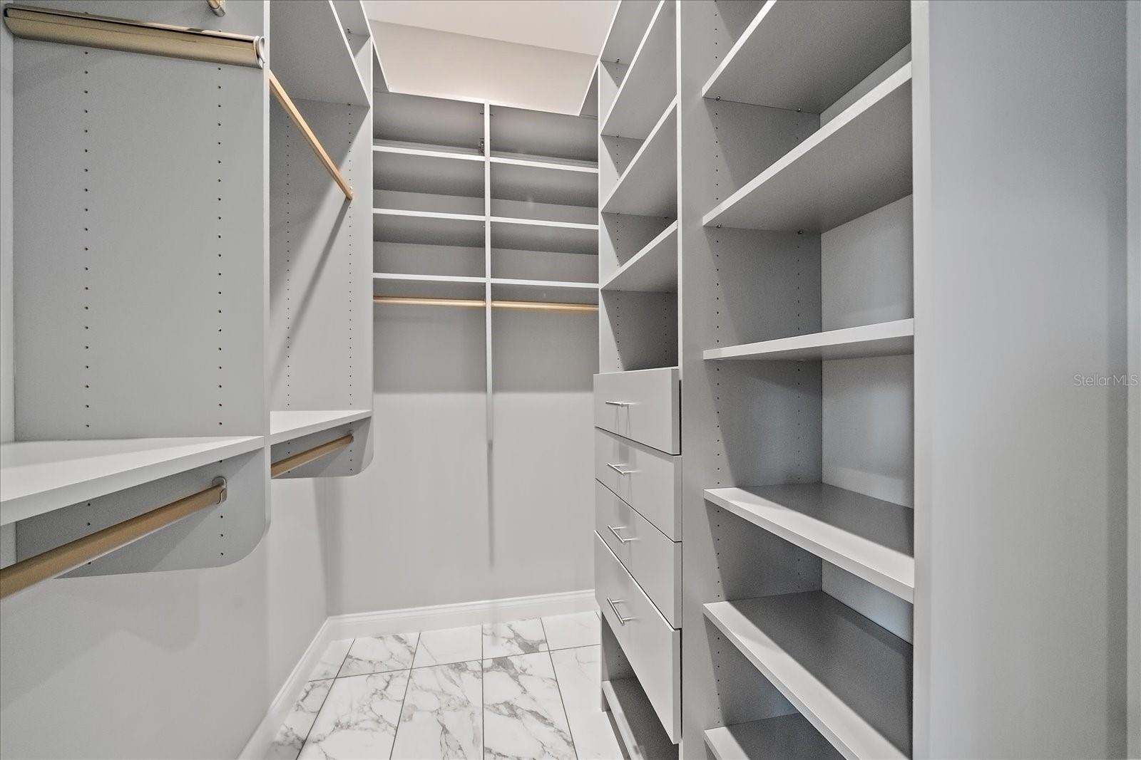 GREENWICH - Residential