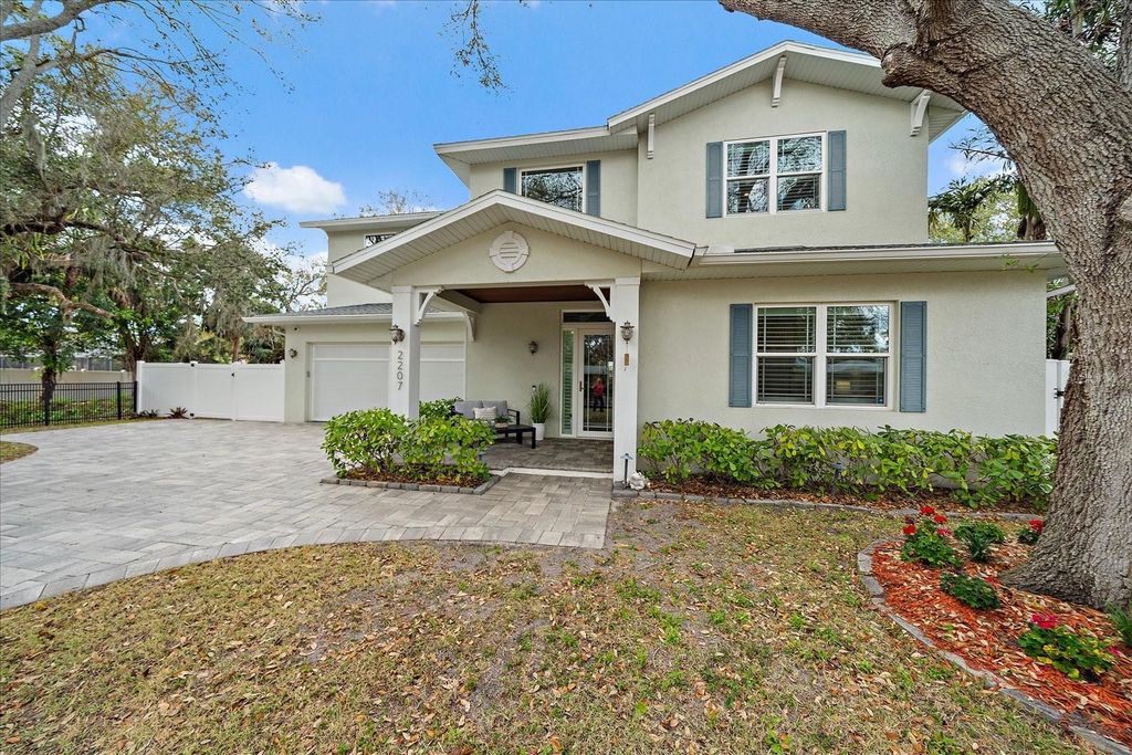 Photo of 2207 Wisteria Street, Sarasota, FL 34239 (MLS # A4683417)