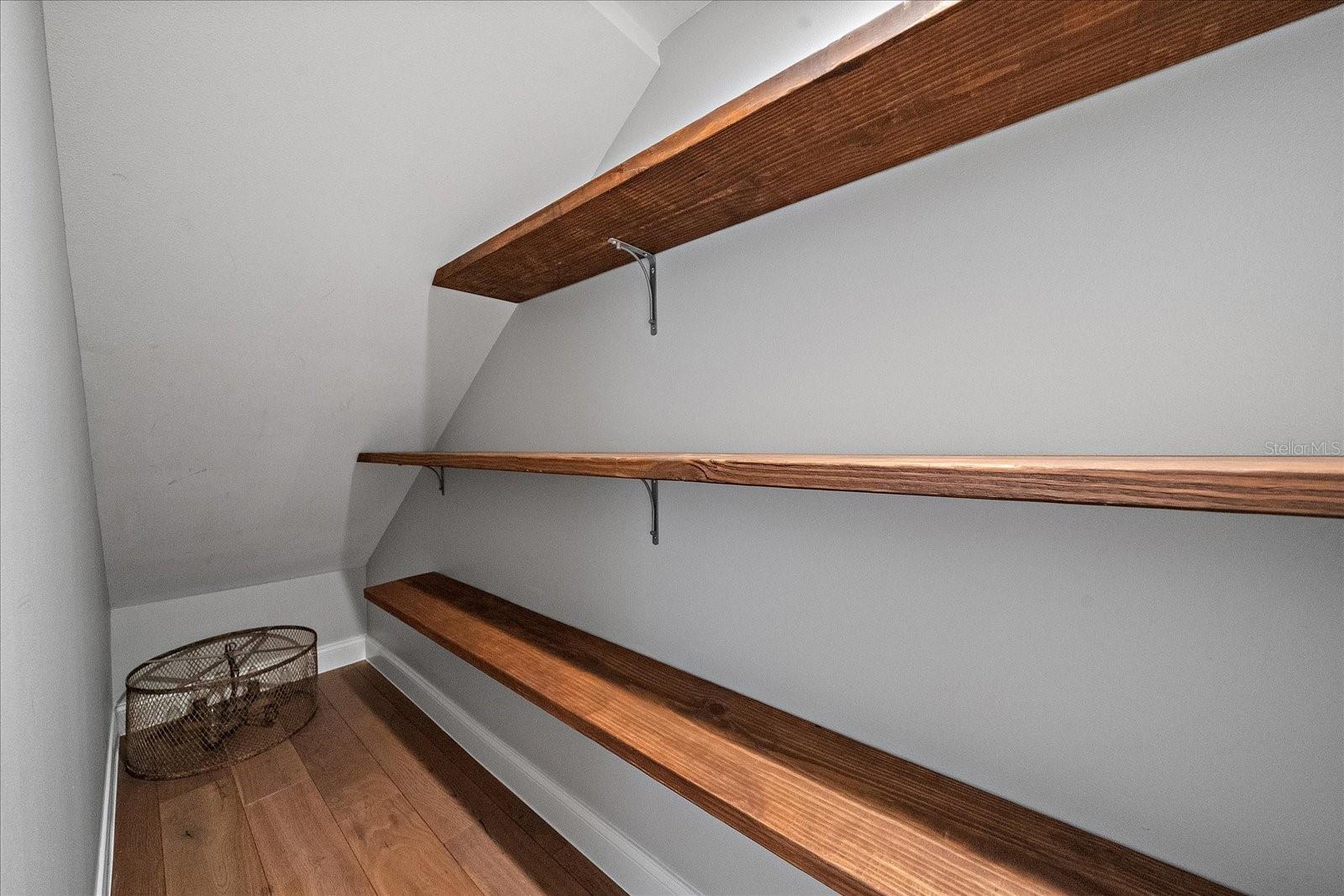 GREENWICH - Residential