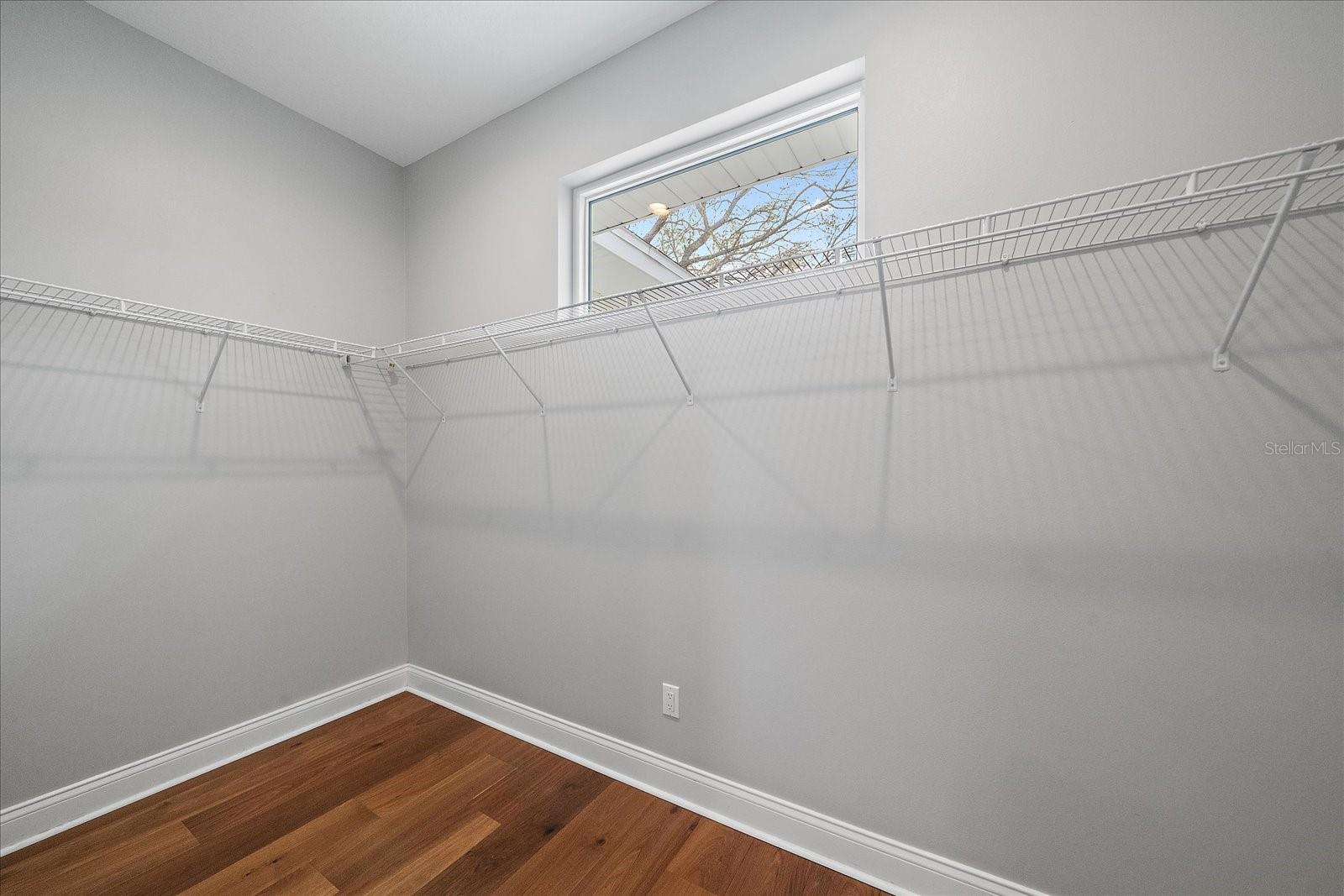 GREENWICH - Residential