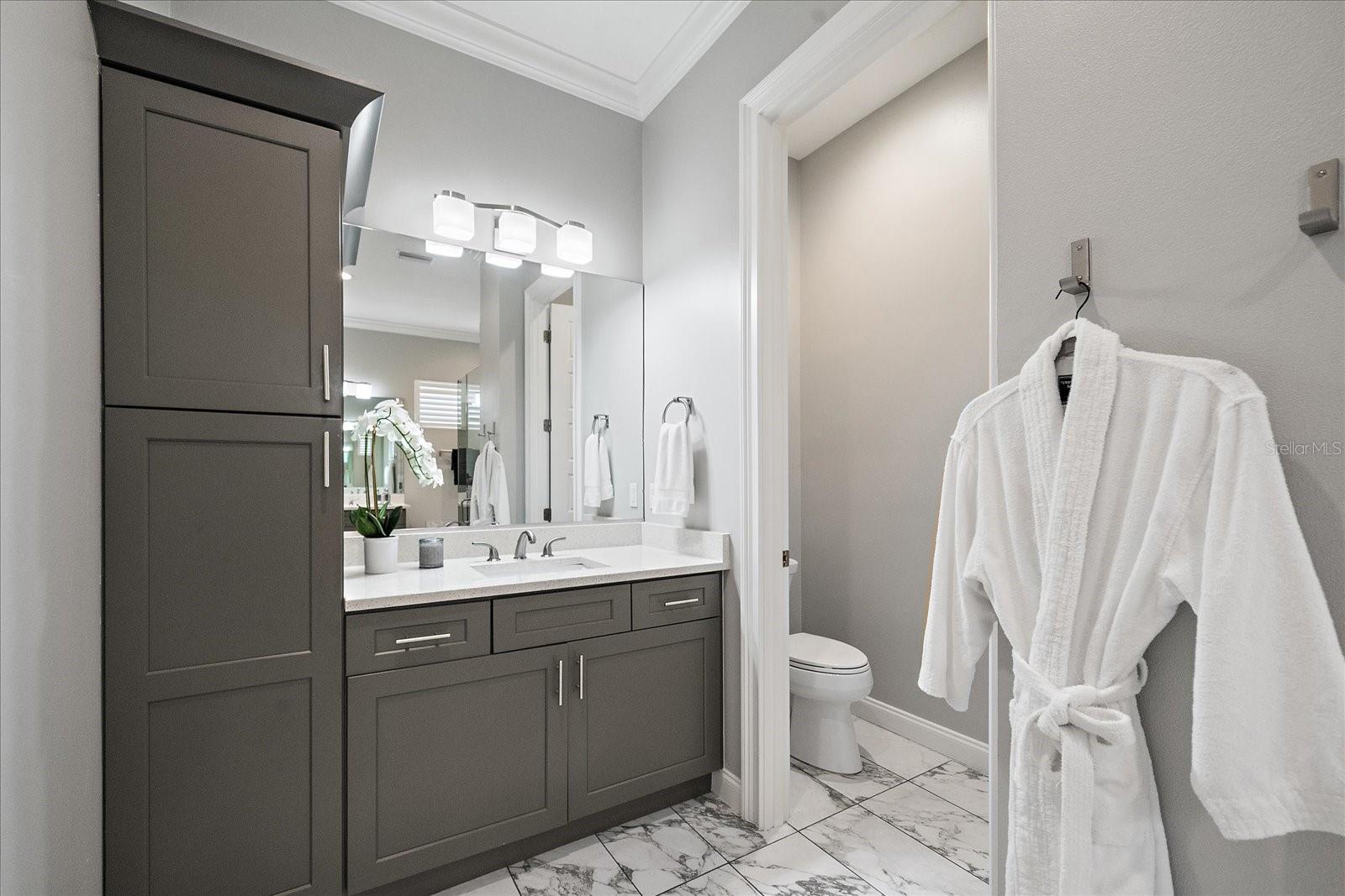 GREENWICH - Residential