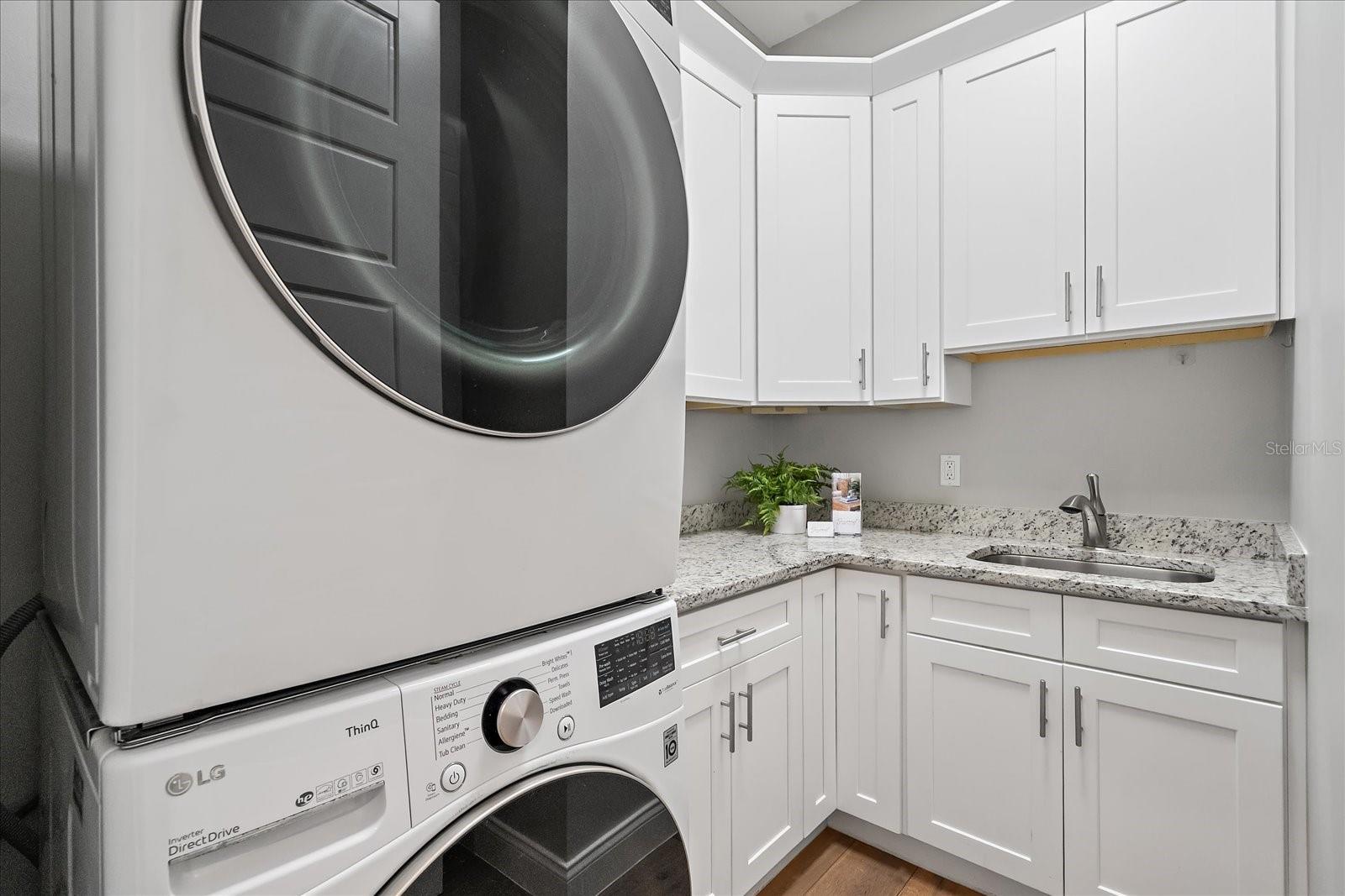 GREENWICH - Residential