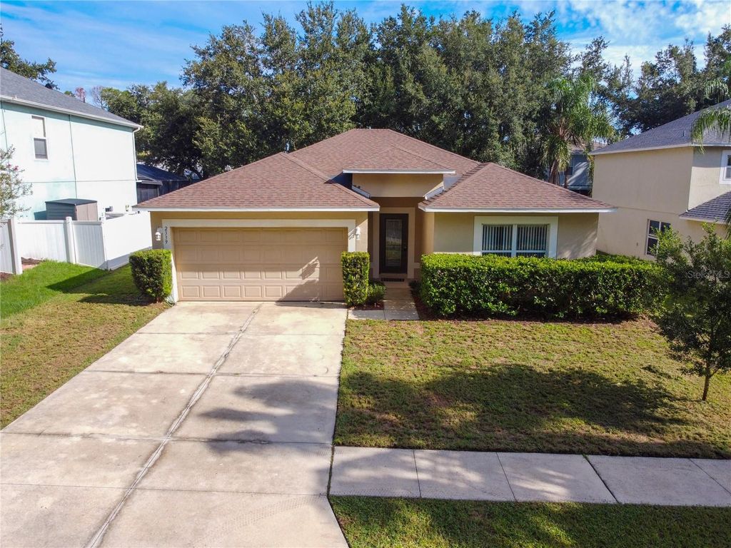 Photo of 2339 Foxtree Road, Tavares, FL 32778 (MLS # G5101925)