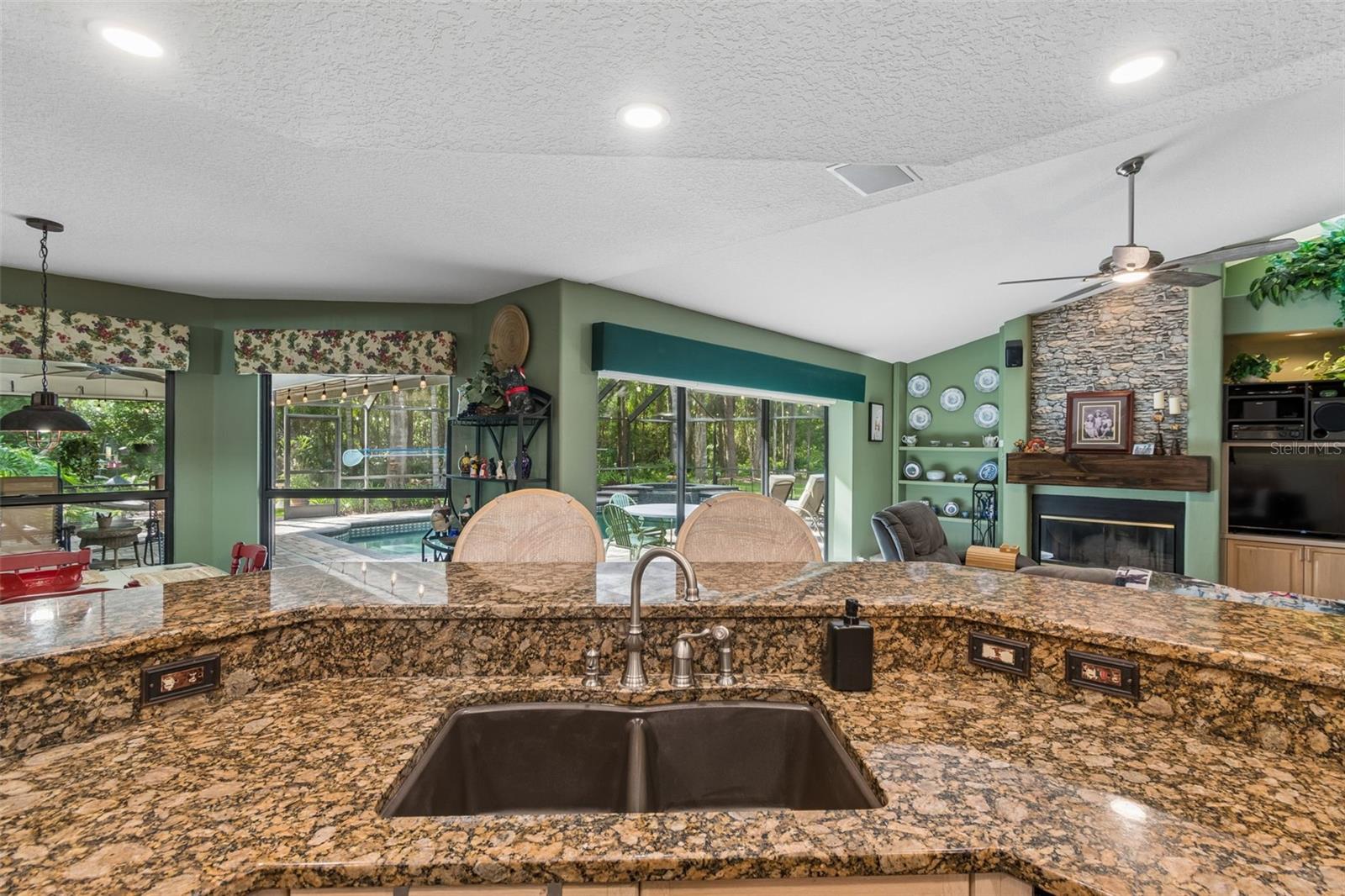 WOODRIDGE - Residential