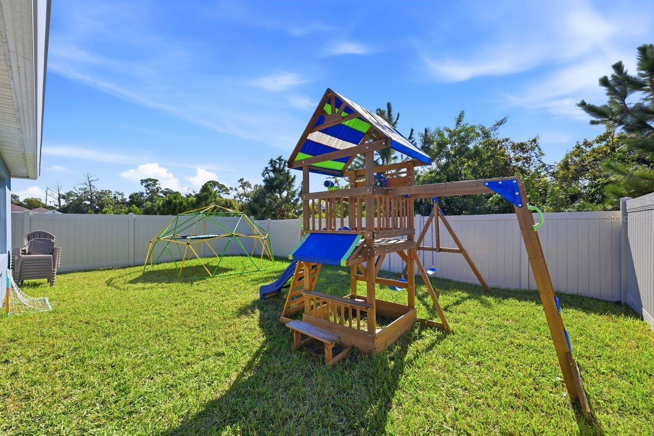 2033 TWIN FLOWER LANE