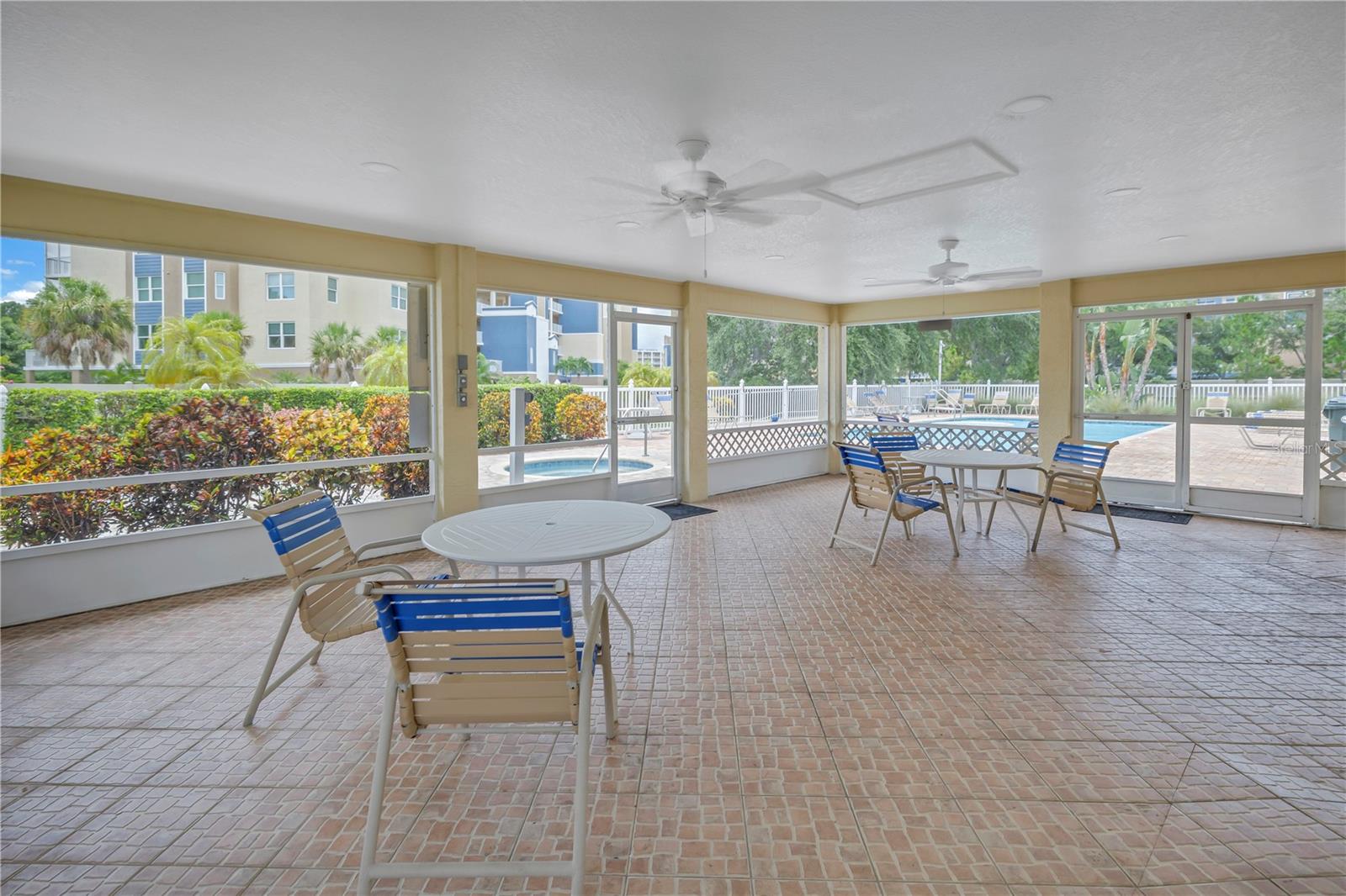 WILLOW GREENS - Residential Lease