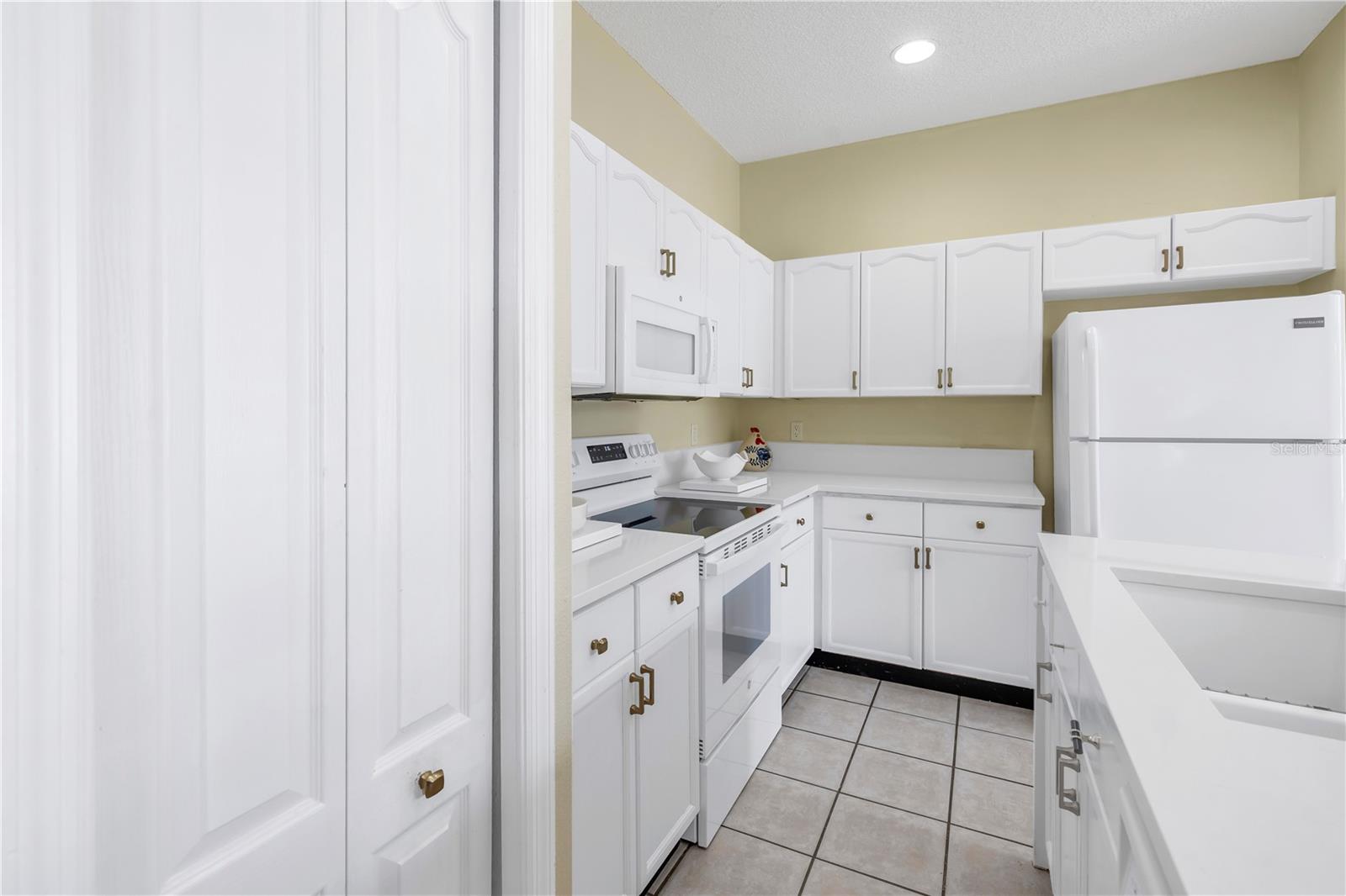 WILLOW GREENS - Residential Lease