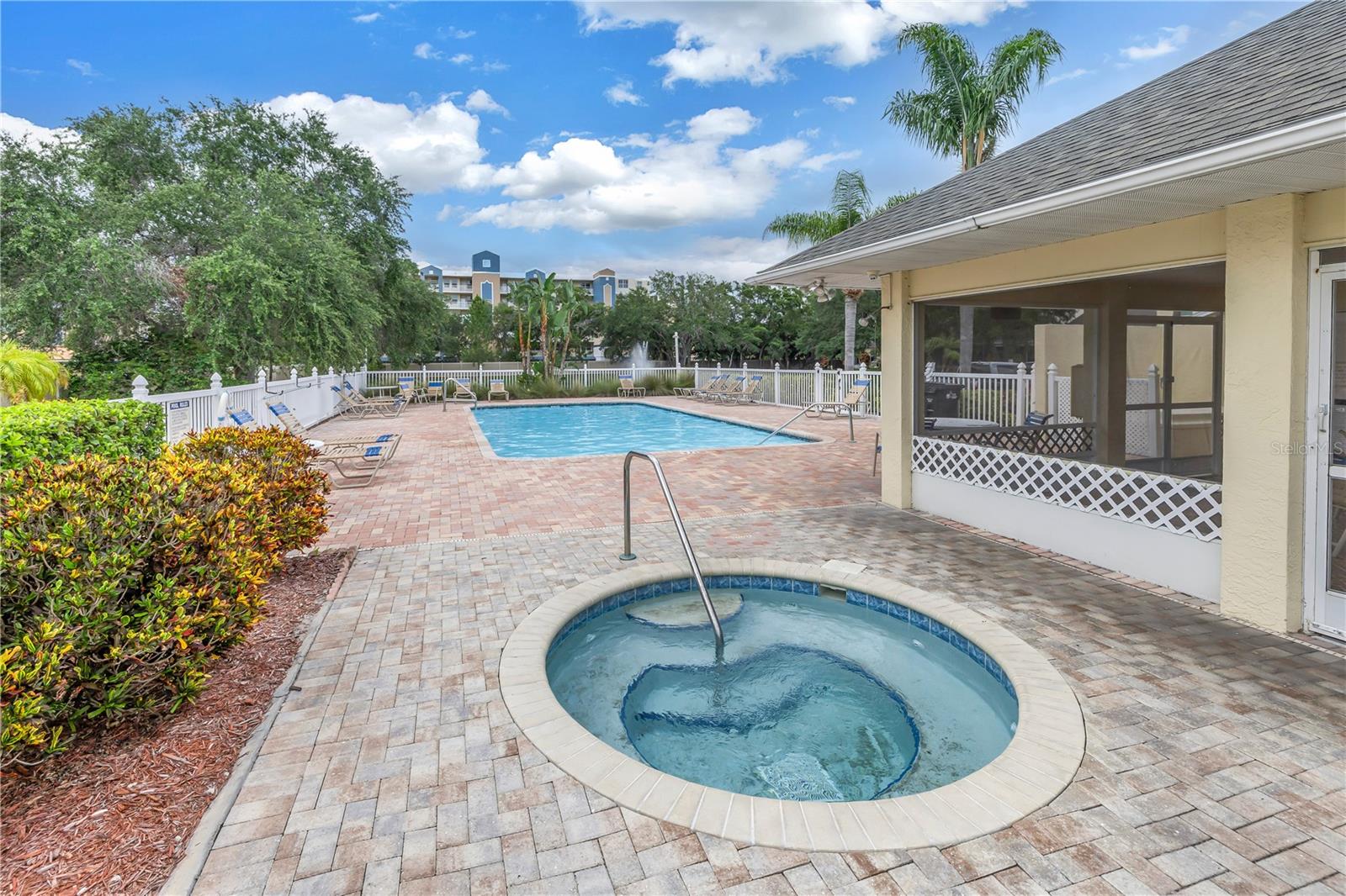 WILLOW GREENS - Residential Lease