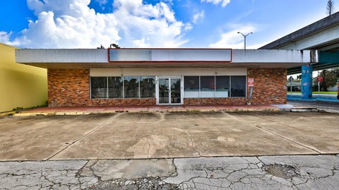 Photo of 319 S Dixie Freeway, New Smyrna Beach, FL 32168 (MLS # NS1089211)